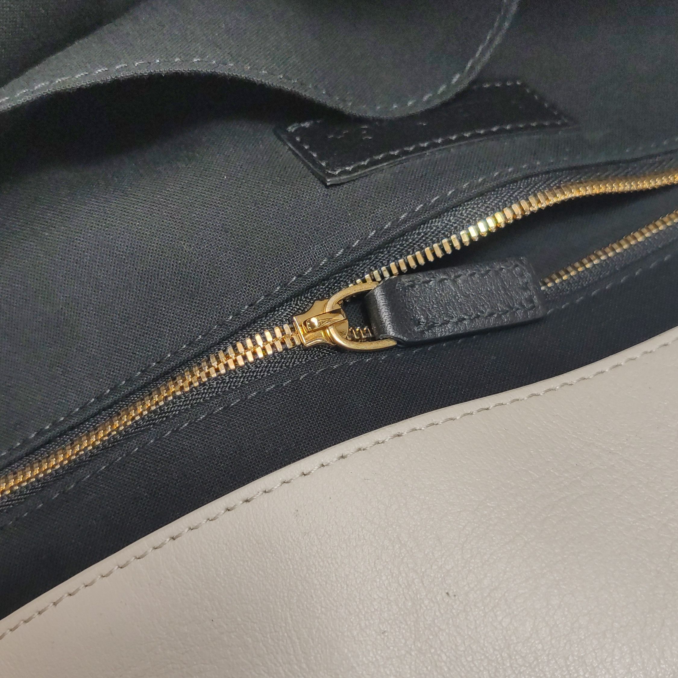 Balenciaga Balenciaga Women os Shoulder Bags Size ONE SIZE - 14 Thumbnail