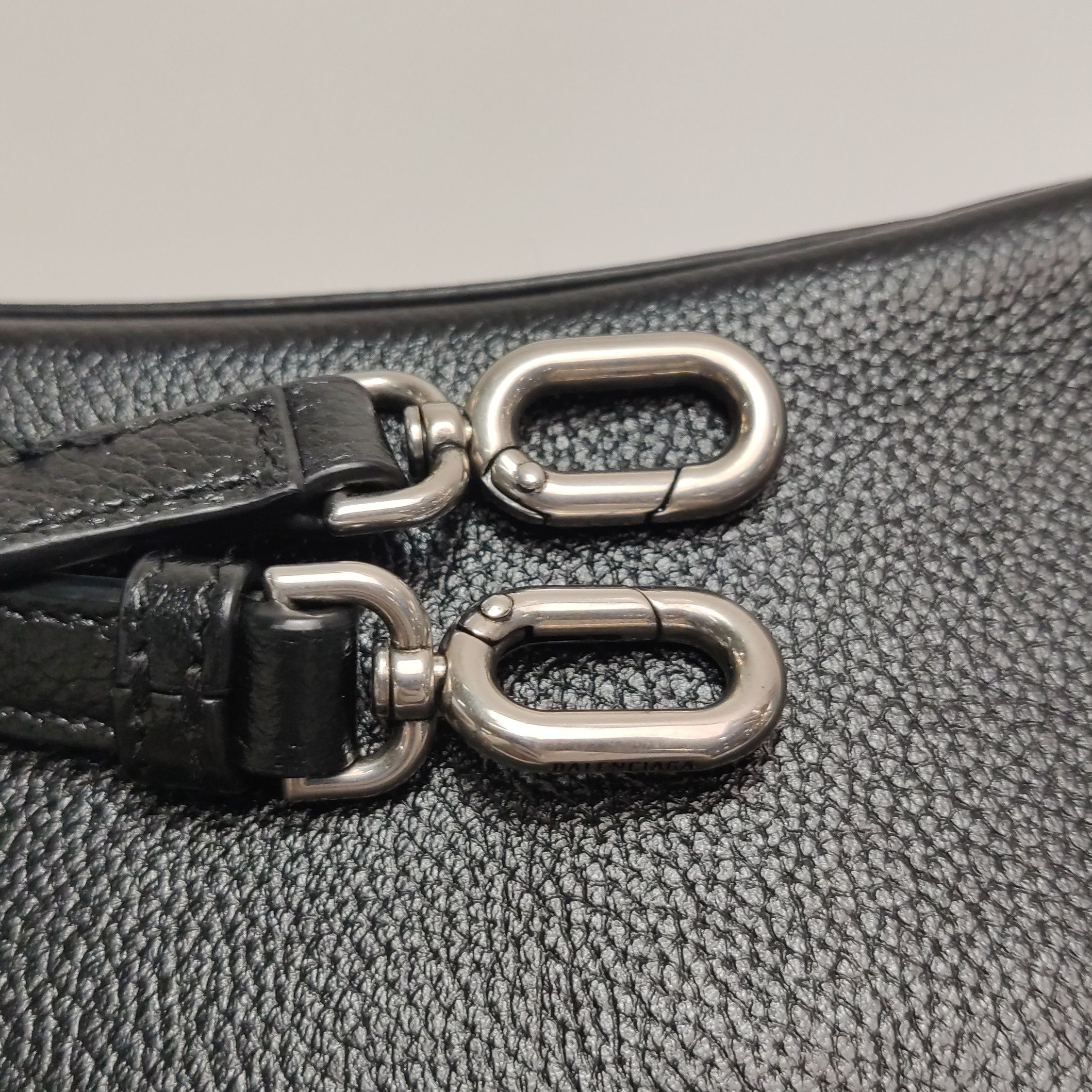 Balenciaga Balenciaga Women os Shoulder Bags Size ONE SIZE - 16 Thumbnail