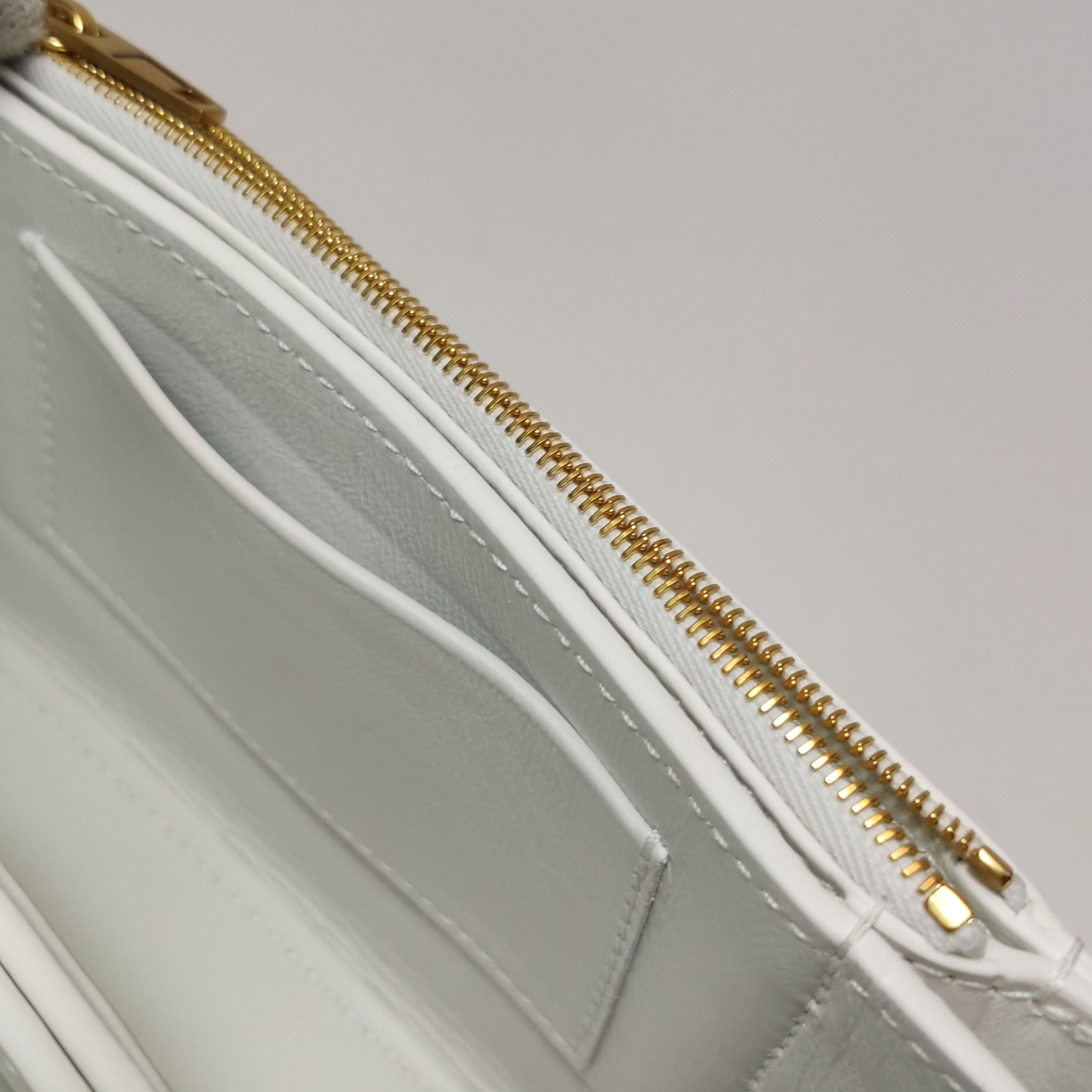 Balenciaga Balenciaga Women os Shoulder Bags Size ONE SIZE - 22 Thumbnail