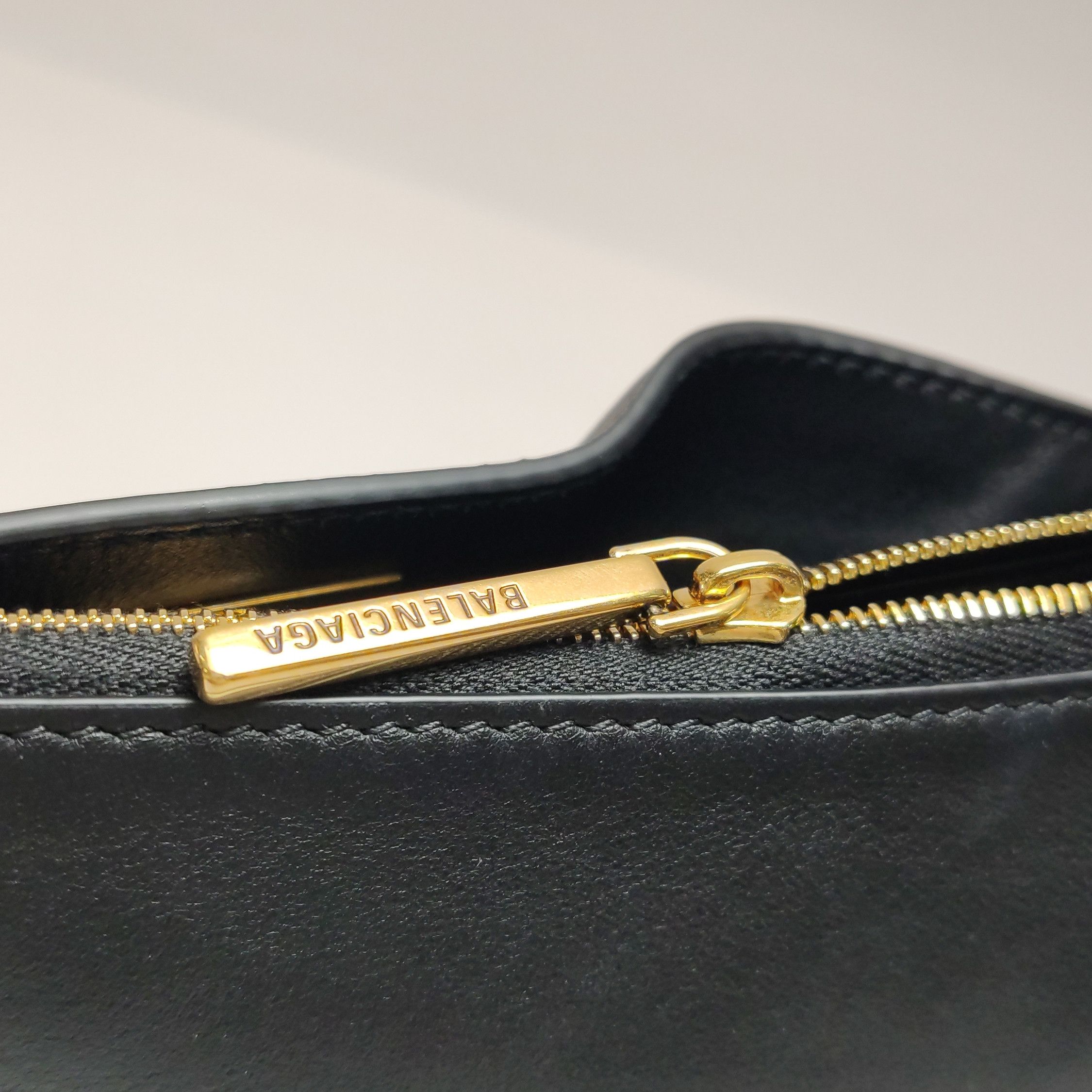 Balenciaga Balenciaga Women os Shoulder Bags Size ONE SIZE - 13 Thumbnail