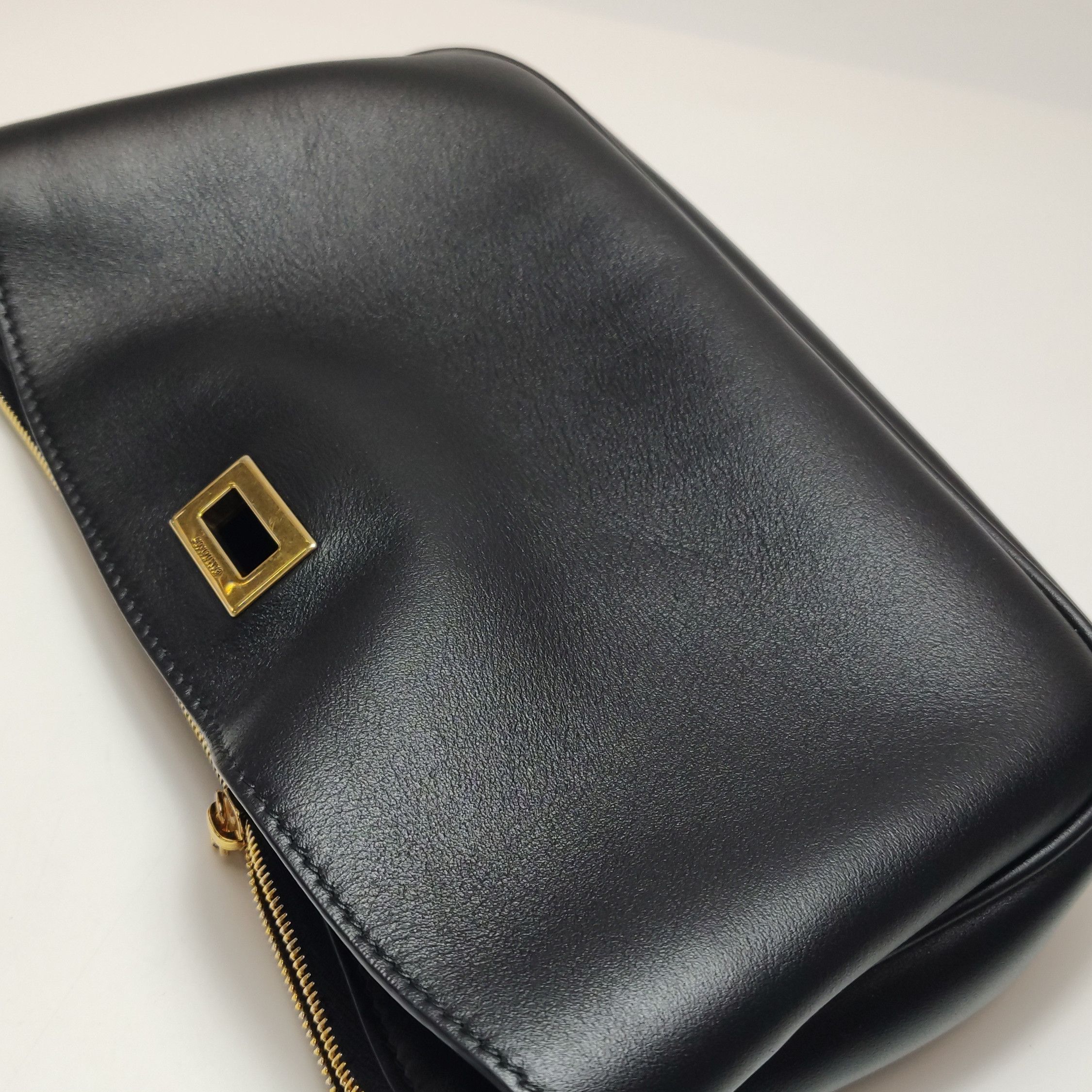 Balenciaga Balenciaga Women os Shoulder Bags Size ONE SIZE - 22 Thumbnail