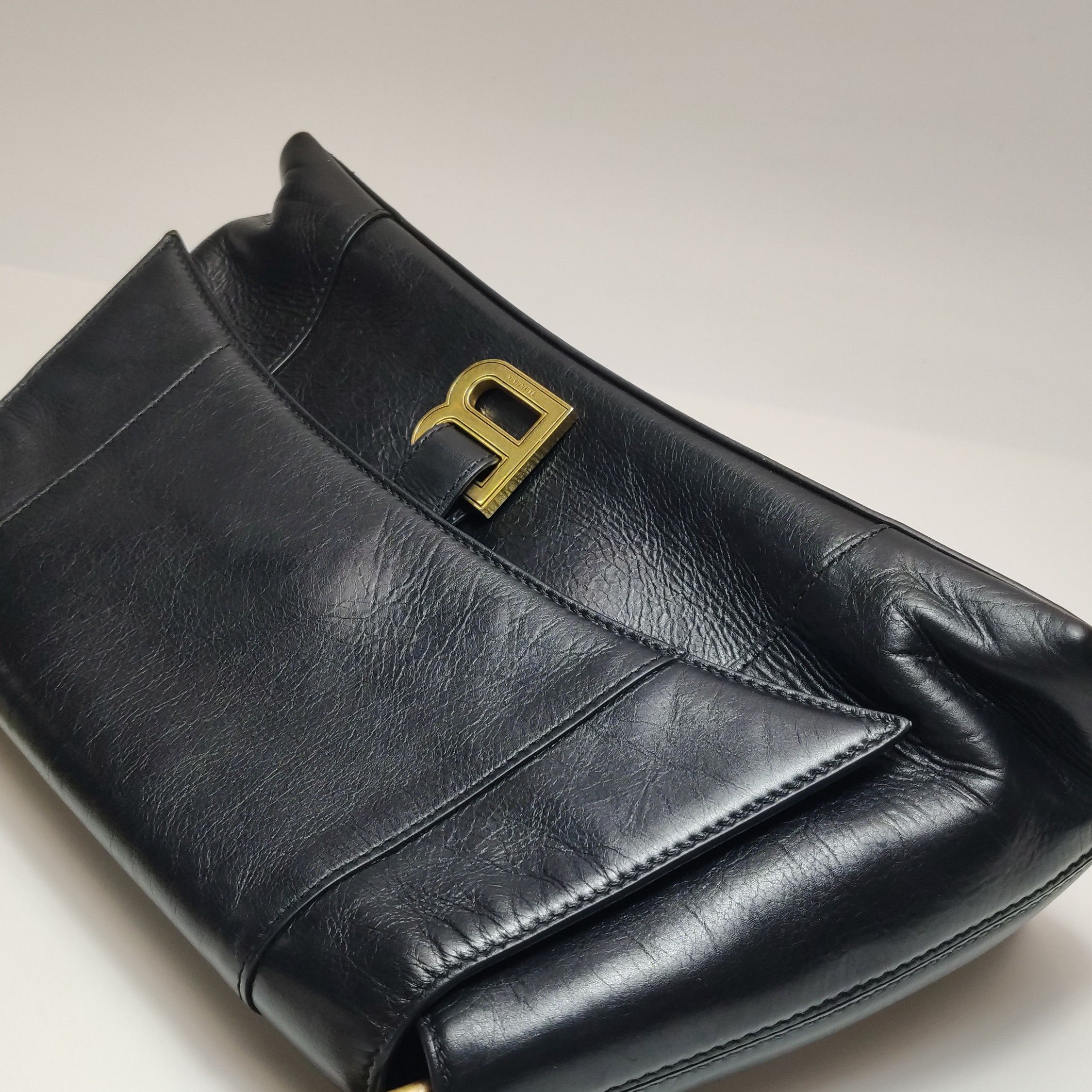 Balenciaga Balenciaga Women os Crossbody Bags Size ONE SIZE - 22 Thumbnail