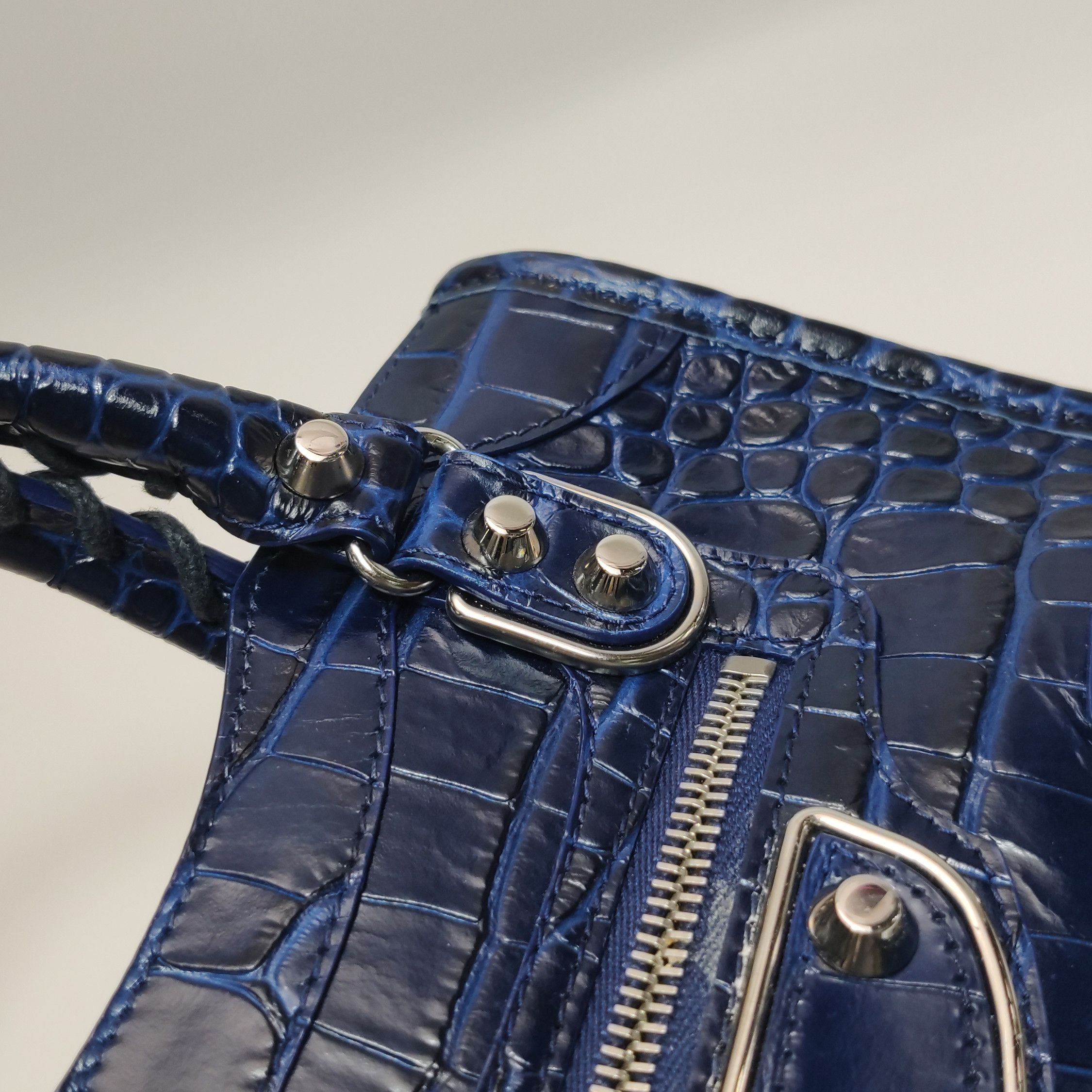Balenciaga Balenciaga Women os Shoulder Bags Size ONE SIZE - 13 Thumbnail