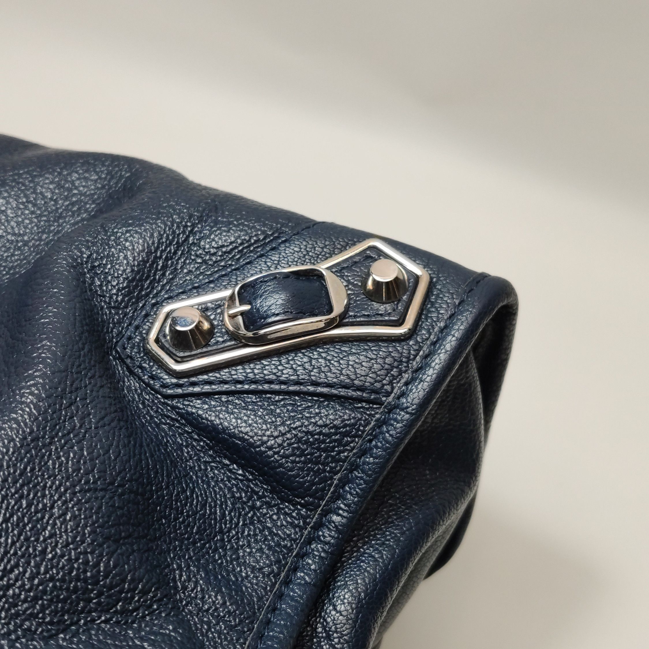Balenciaga Balenciaga Women os Shoulder Bags Size ONE SIZE - 15 Thumbnail