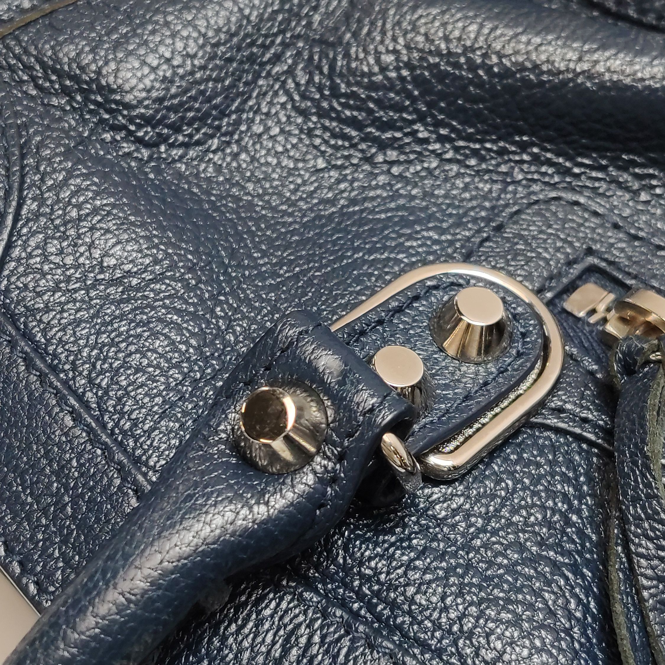 Balenciaga Balenciaga Women os Shoulder Bags Size ONE SIZE - 23 Thumbnail