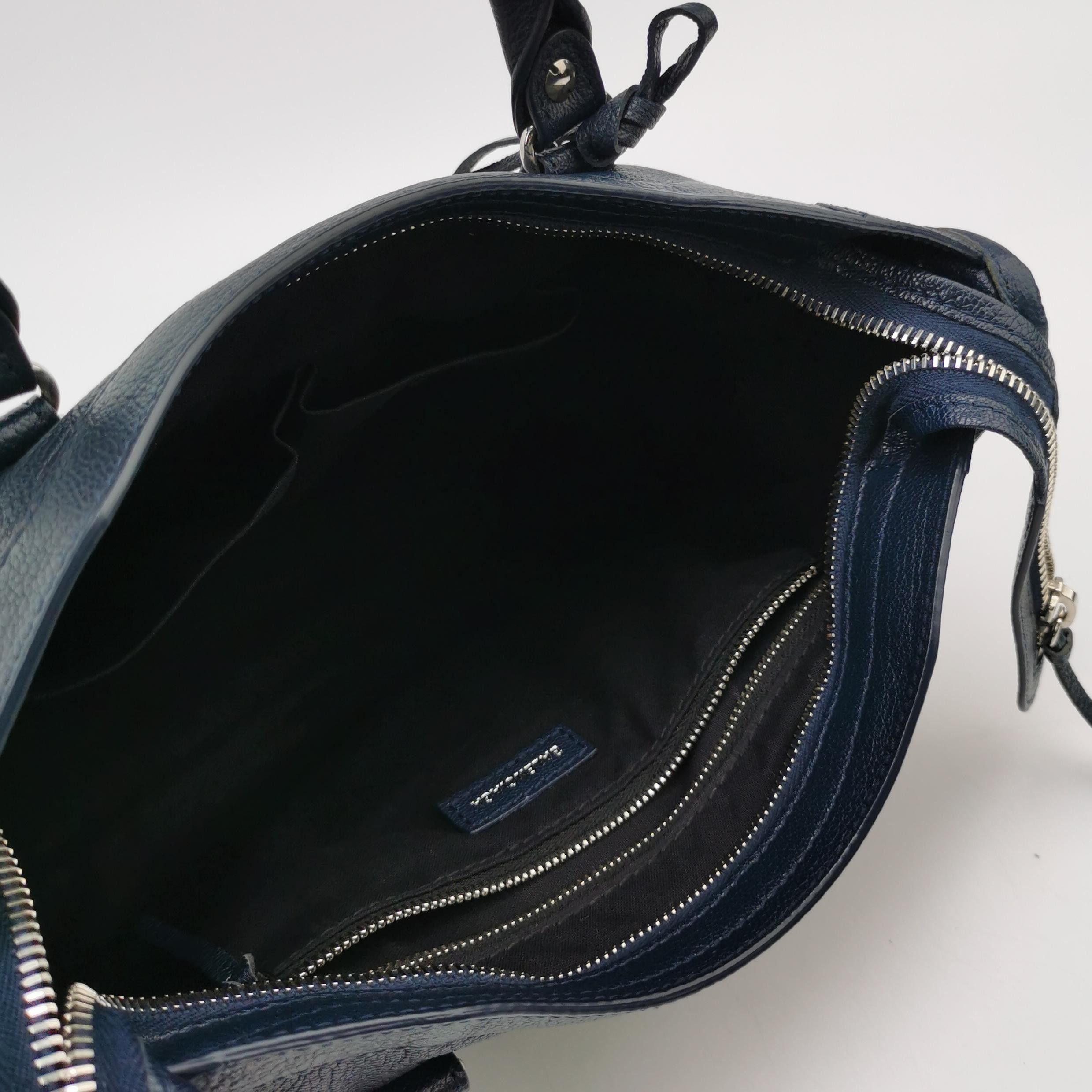 Balenciaga Balenciaga Women os Shoulder Bags Size ONE SIZE - 7 Thumbnail