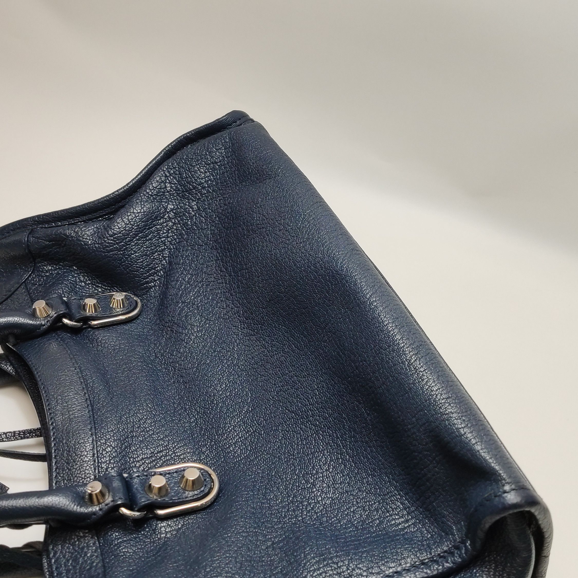 Balenciaga Balenciaga Women os Shoulder Bags Size ONE SIZE - 20 Thumbnail