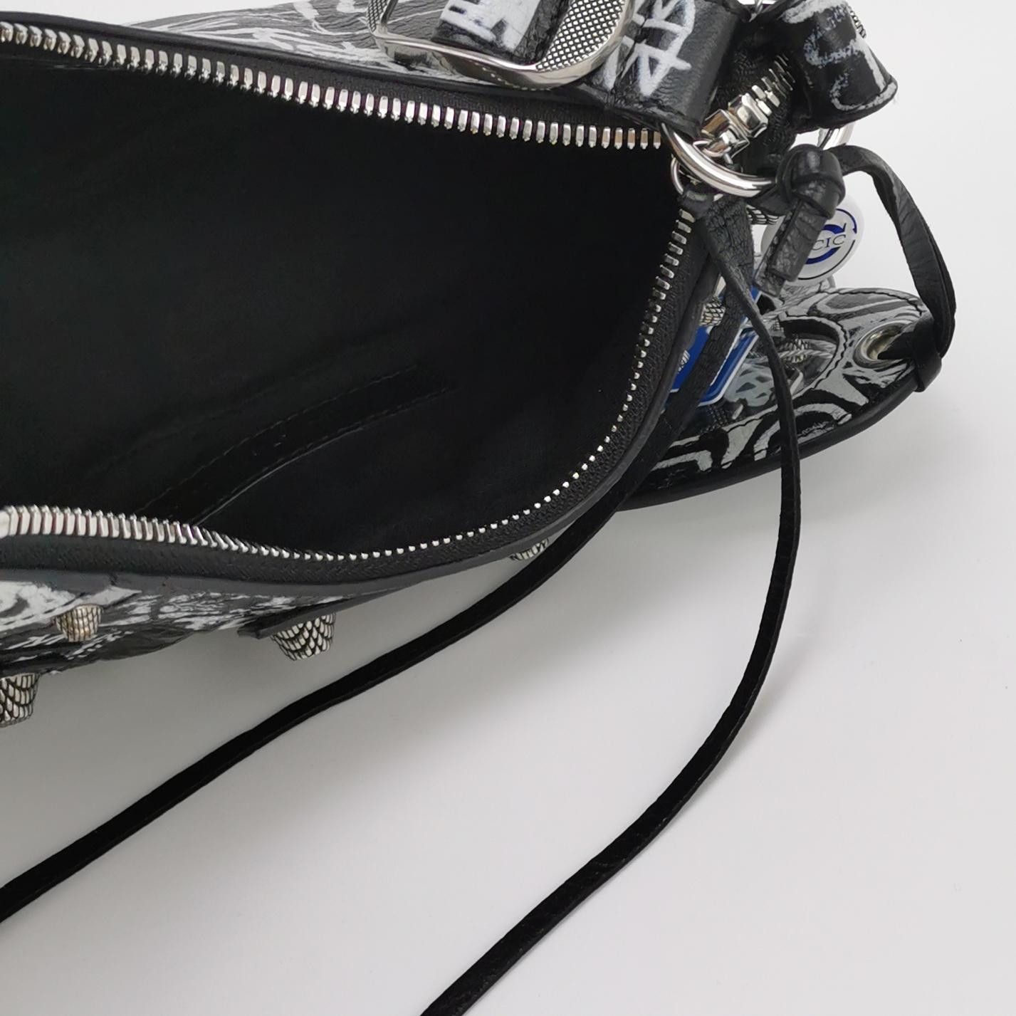 Balenciaga Balenciaga Women os Shoulder Bags Size ONE SIZE - 7 Thumbnail