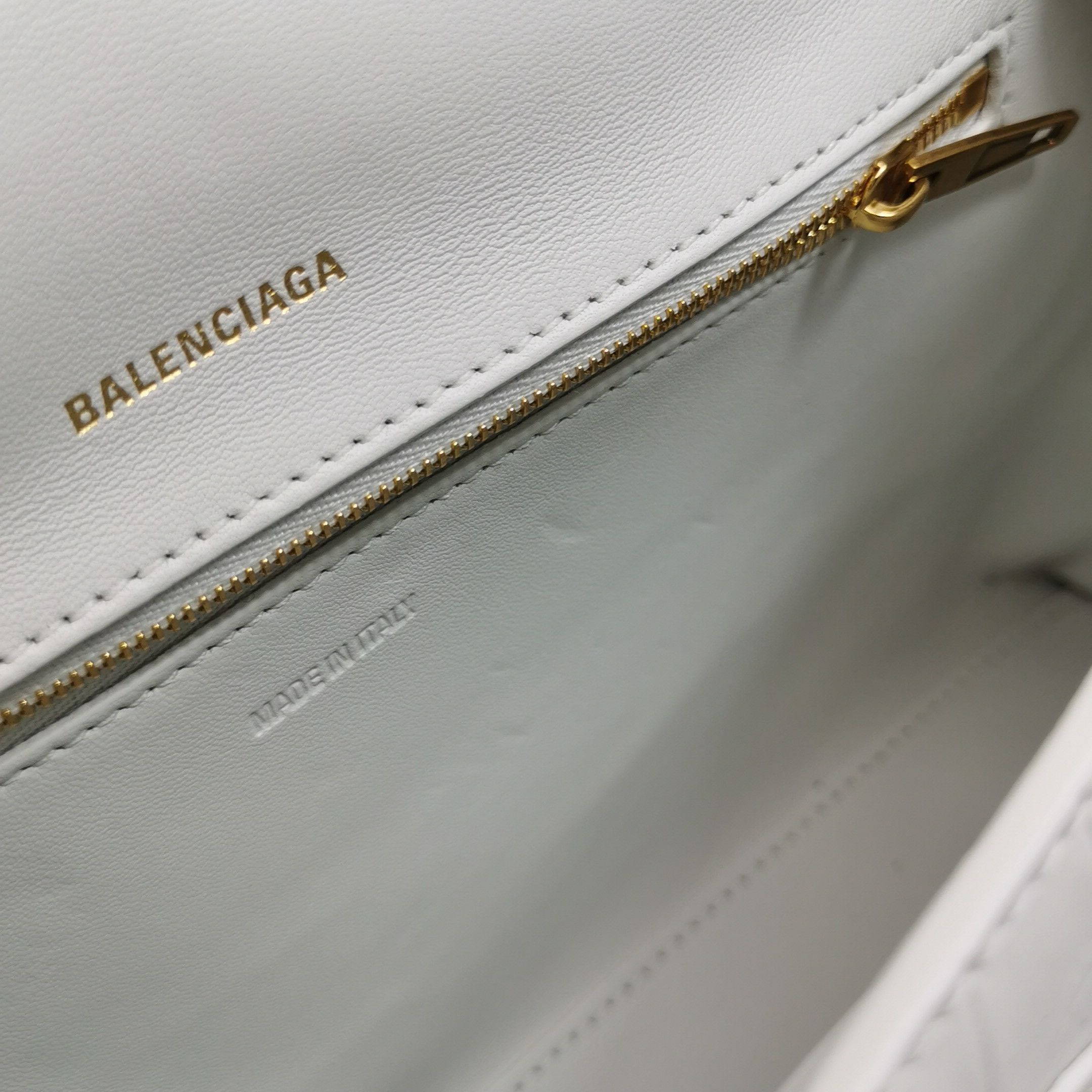 Balenciaga Balenciaga Women os Shoulder Bags Size ONE SIZE - 22 Thumbnail
