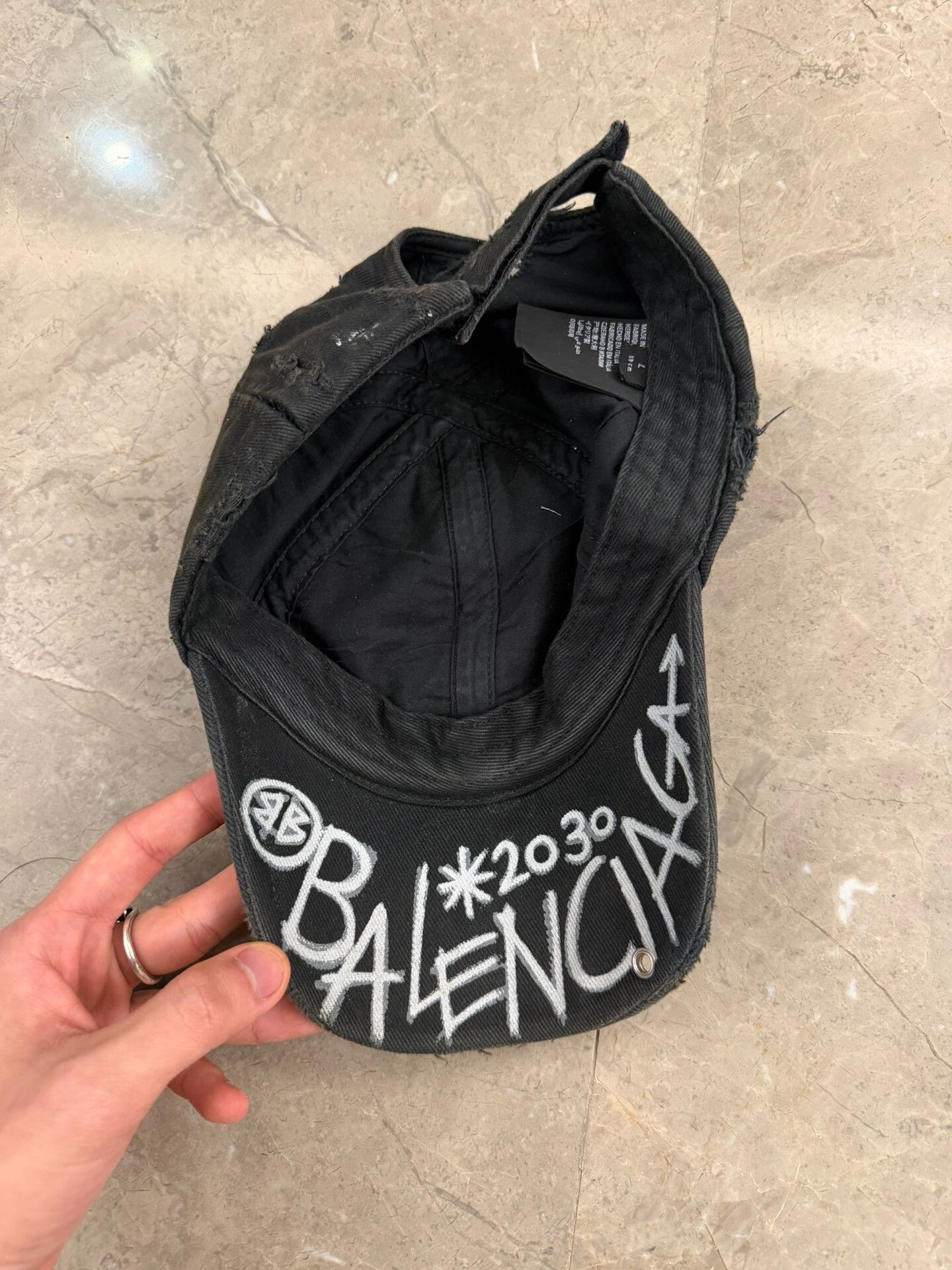 Balenciaga Balenciaga Crest Distressed Cap L Size ONE SIZE - 6 Thumbnail