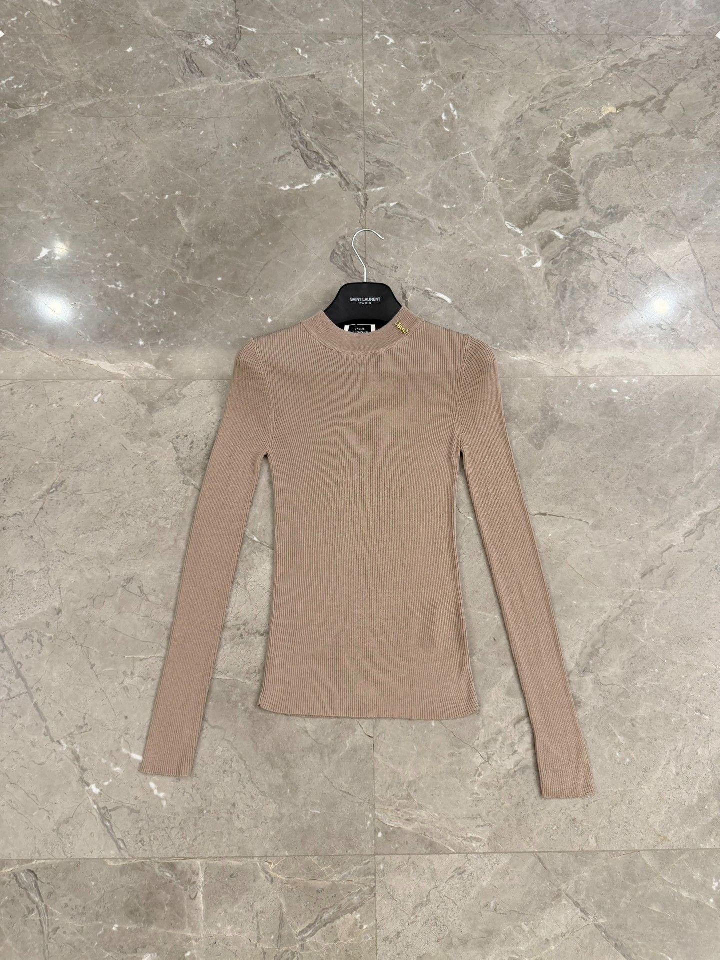 Saint Laurent Paris Saint Laurent Gold Logo Ribbed Knit Top Size 40 Size M / US 6-8 / IT 42-44 - 2 Thumbnail