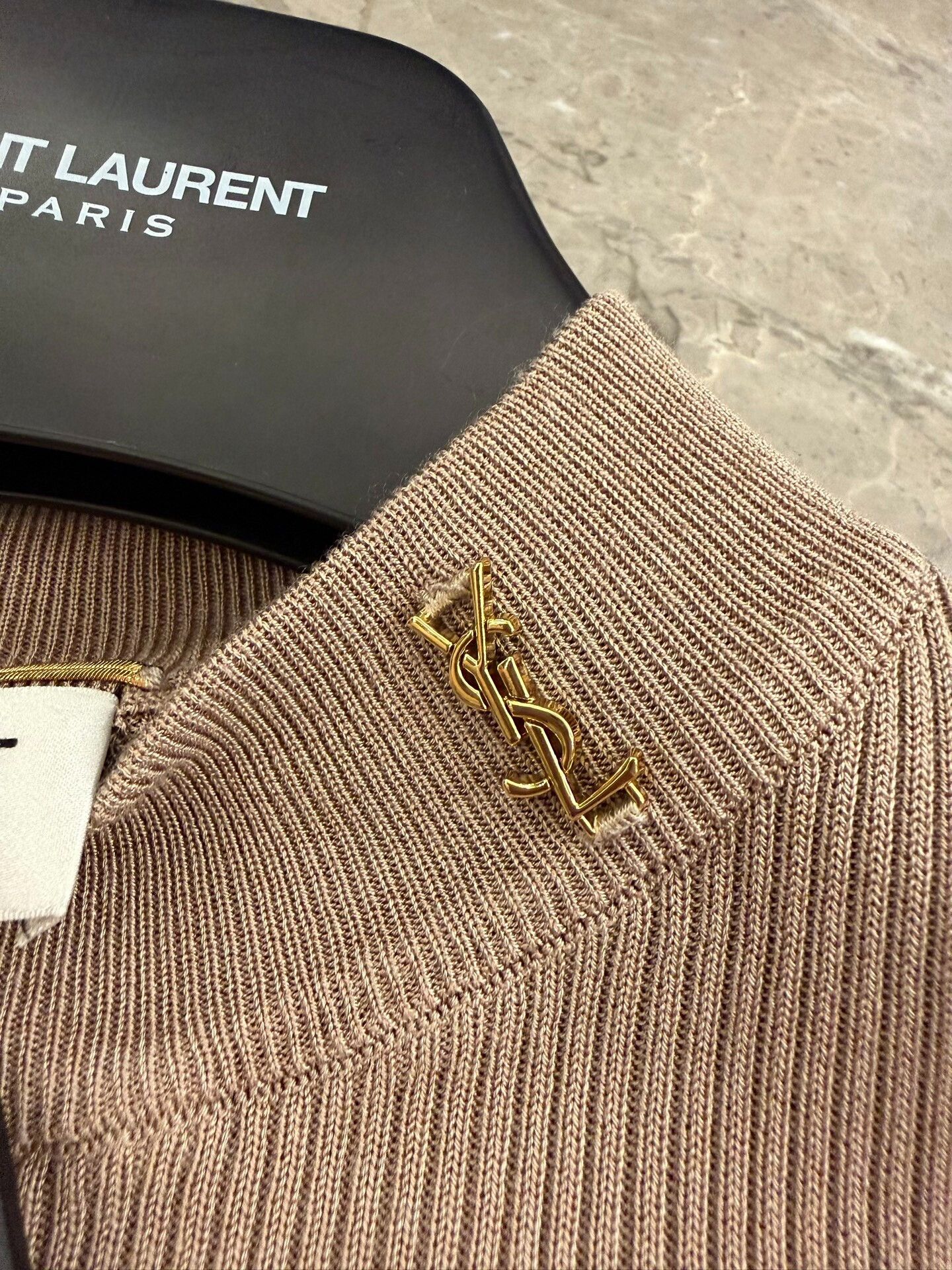 Saint Laurent Paris Saint Laurent Gold Logo Ribbed Knit Top Size 40 Size M / US 6-8 / IT 42-44 - 5 Thumbnail