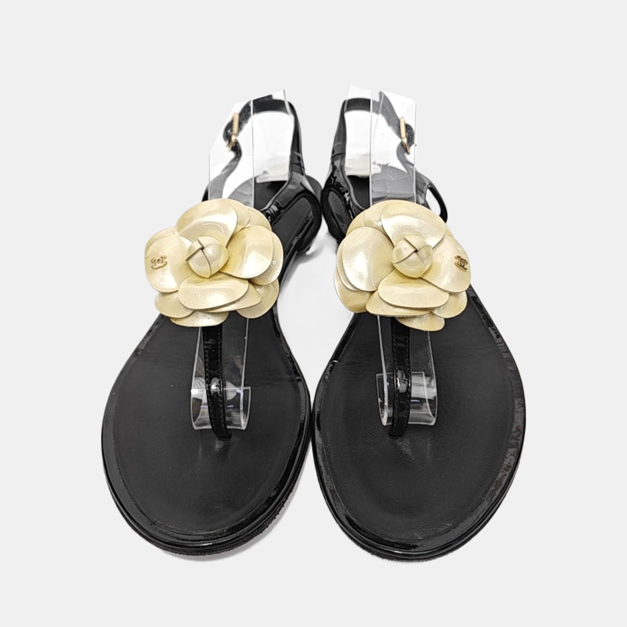 Chanel Chanel Camellia Patent Leather Sandals Size 35.5 Size US 5.5 / IT 35.5 - 3 Thumbnail