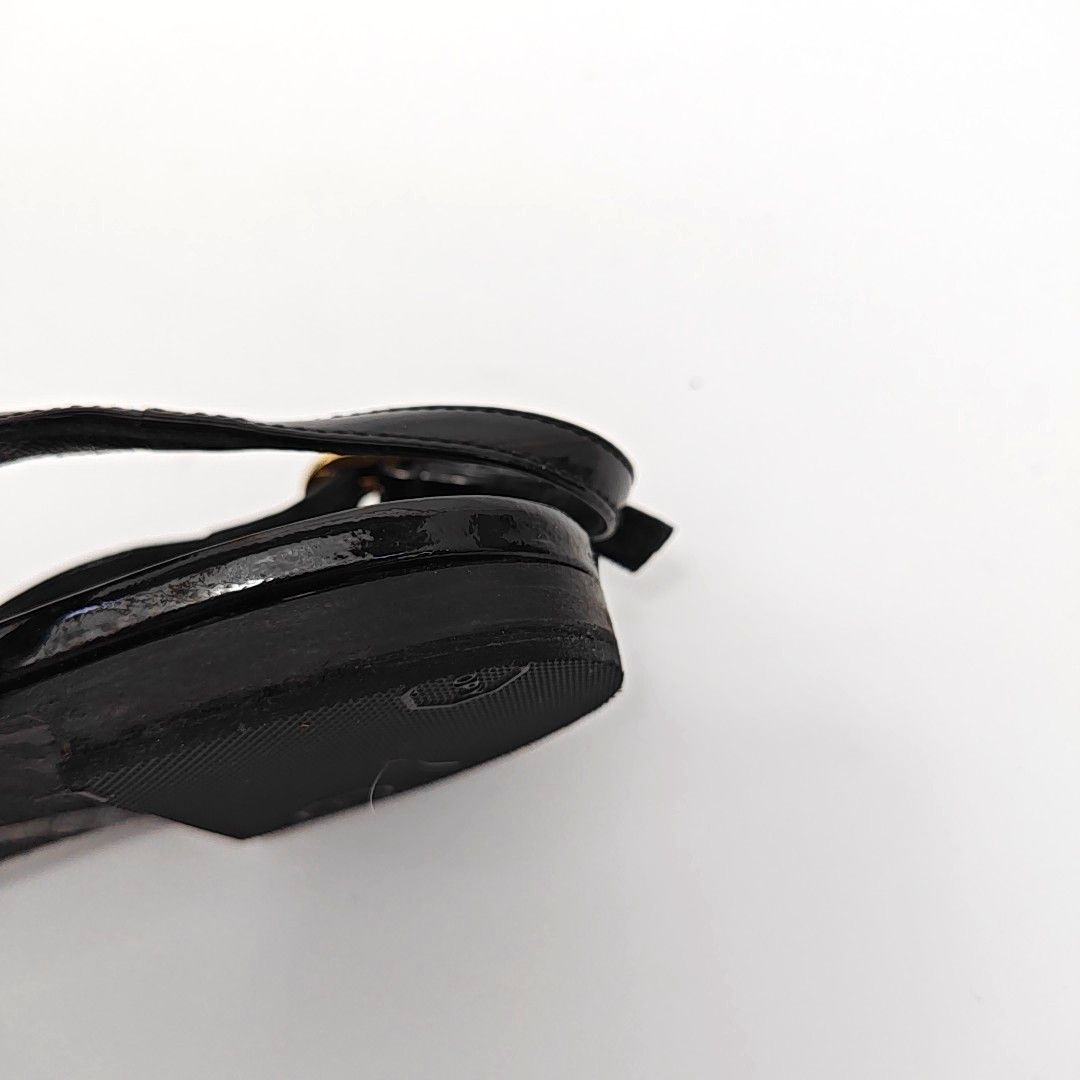 Chanel Chanel Camellia Patent Leather Sandals Size 35.5 Size US 5.5 / IT 35.5 - 10 Thumbnail