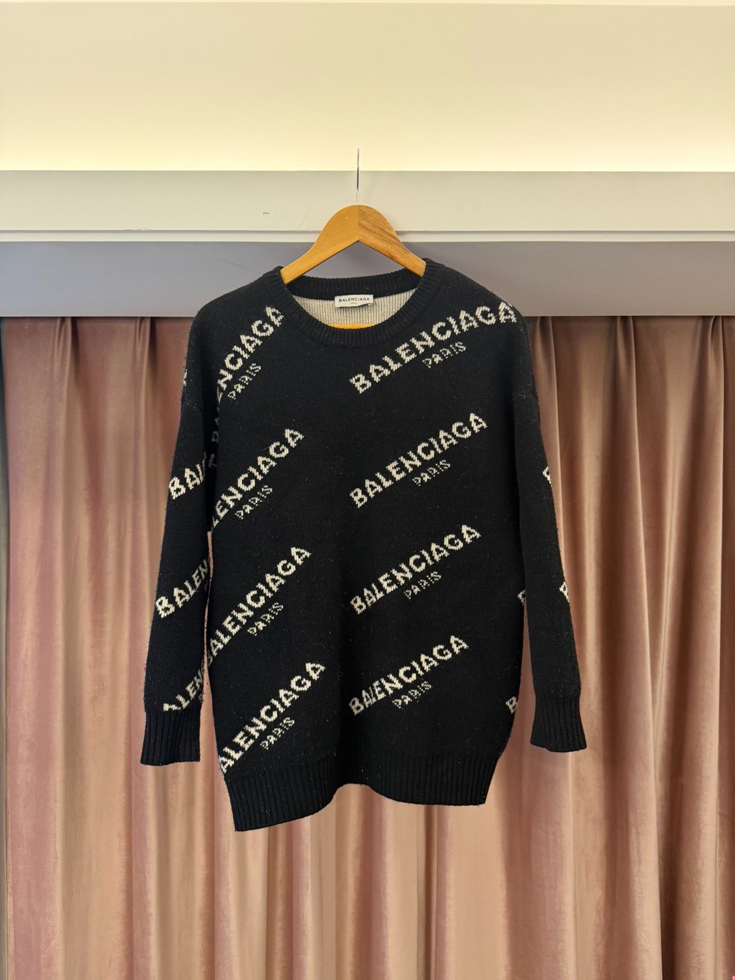 Balenciaga Balenciaga All Over Logo Knit Sweater Size 34 Size XXS / US 00 / IT 34 - 2 Thumbnail
