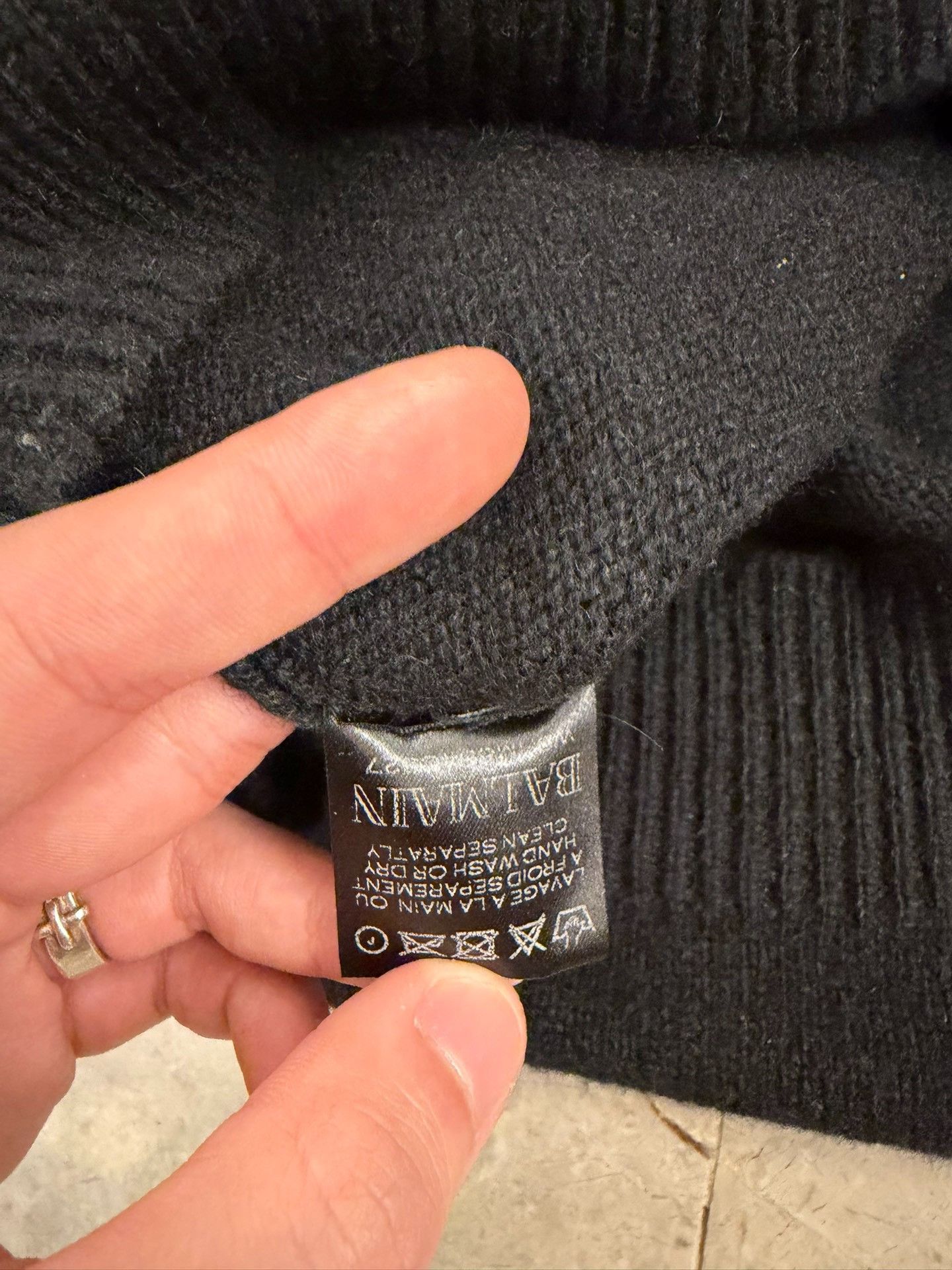 Balmain Balmain Cashmere Button Shoulder Sweater Size S Size US S / EU 44-46 / 1 - 8 Thumbnail