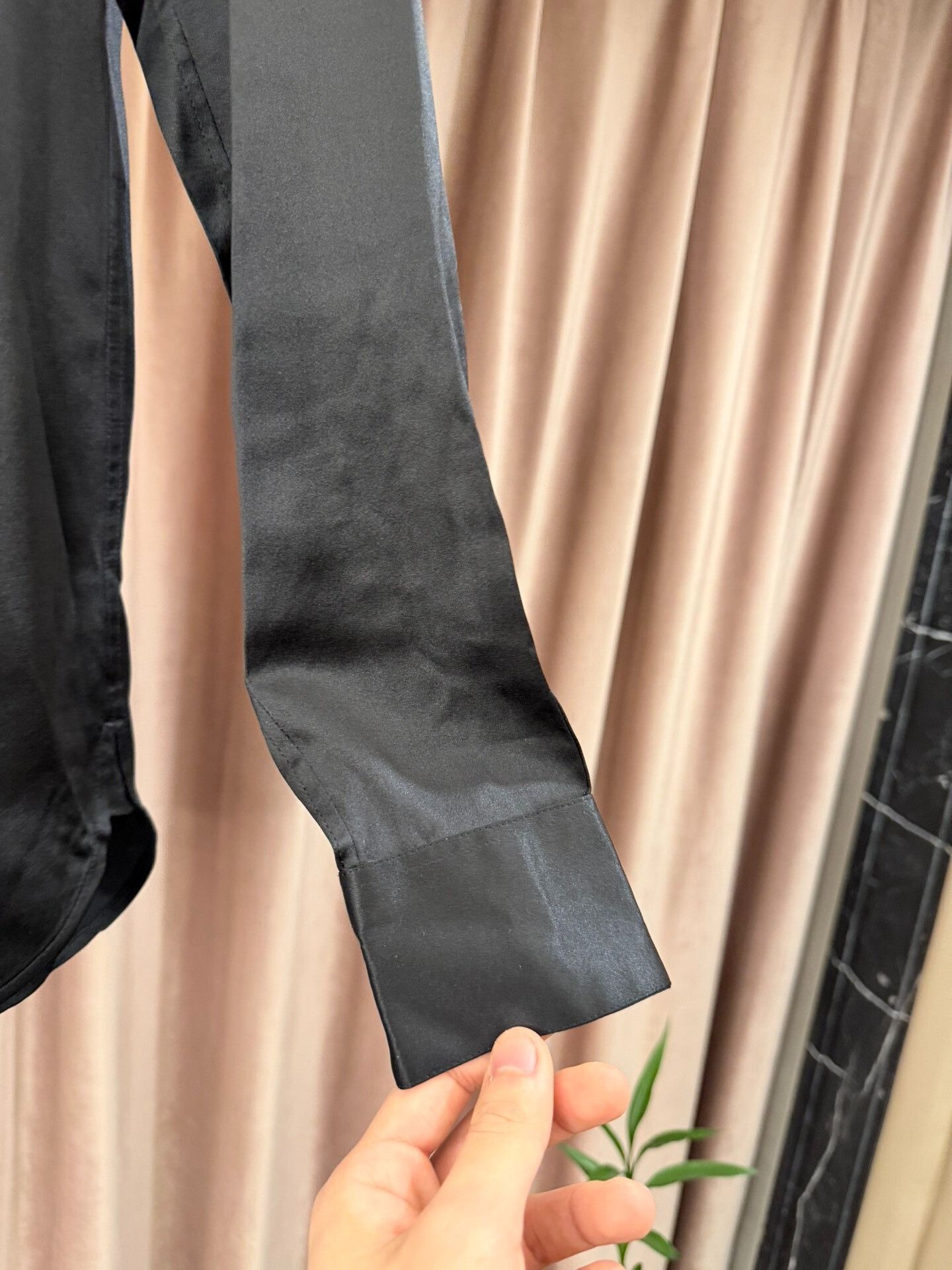 Saint Laurent Paris Saint Laurent Silk Bow Shirt Size S Size US S / EU 44-46 / 1 - 6 Thumbnail