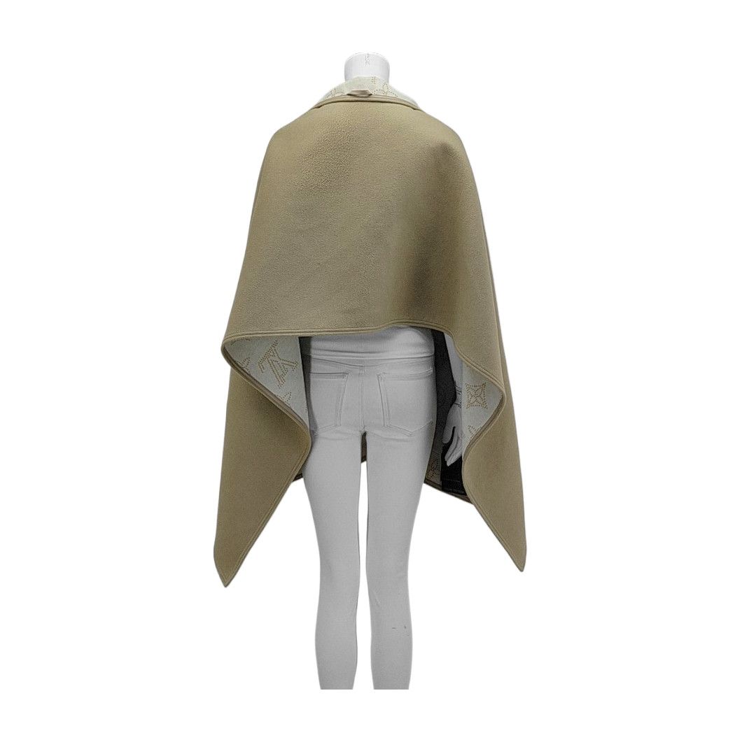 Louis Vuitton Louis Vuitton Monogram Cape Size One Size Size ONE SIZE - 2 Thumbnail