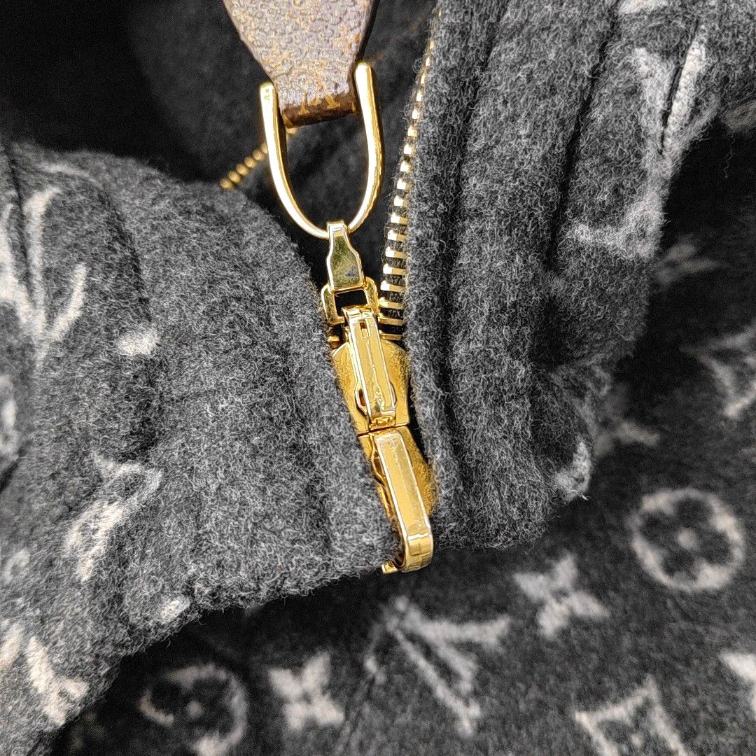 Louis Vuitton Louis Vuitton Monogram Wool Hoodie Jacket Size 32 Size XXS / US 00 / IT 34 - 5 Thumbnail
