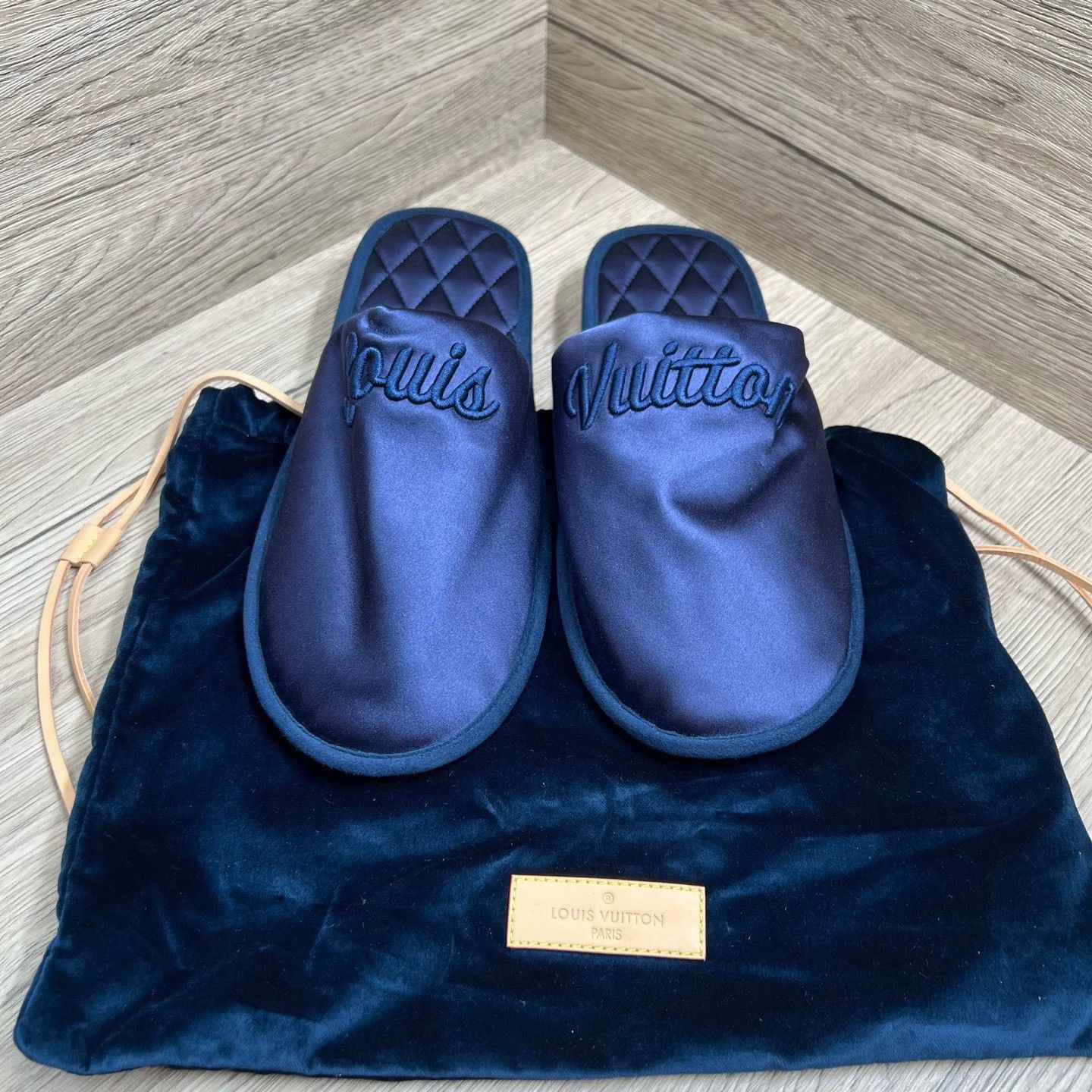 Louis Vuitton Louis Vuitton Embroidered Satin Suite Slippers Size 38 Size US 8 / IT 38 - 3 Thumbnail