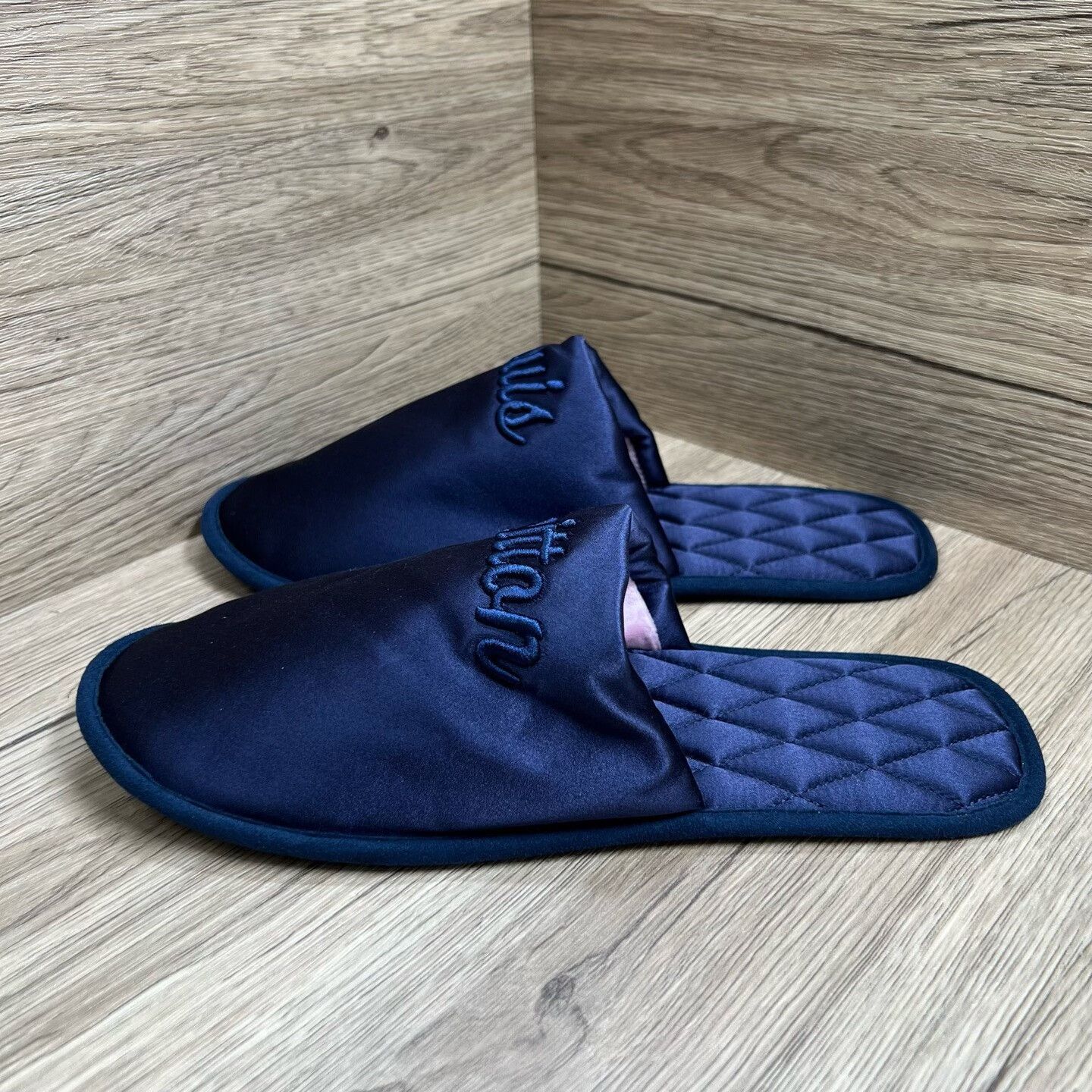 Louis Vuitton Louis Vuitton Embroidered Satin Suite Slippers Size 38 Size US 8 / IT 38 - 2 Thumbnail