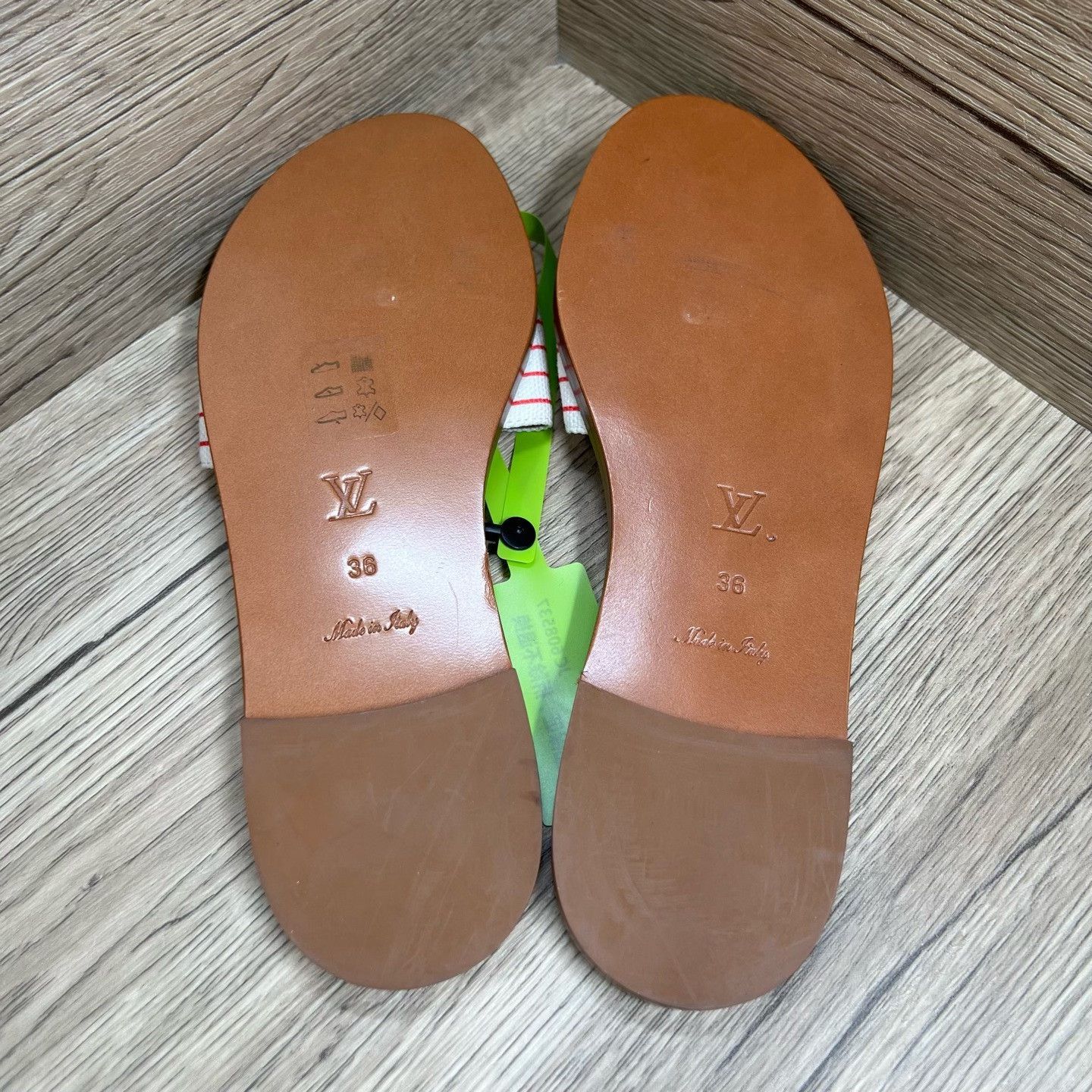 Louis Vuitton Louis Vuitton Lock It Striped Slides Size 36 Size US 6 / IT 36 - 6 Thumbnail