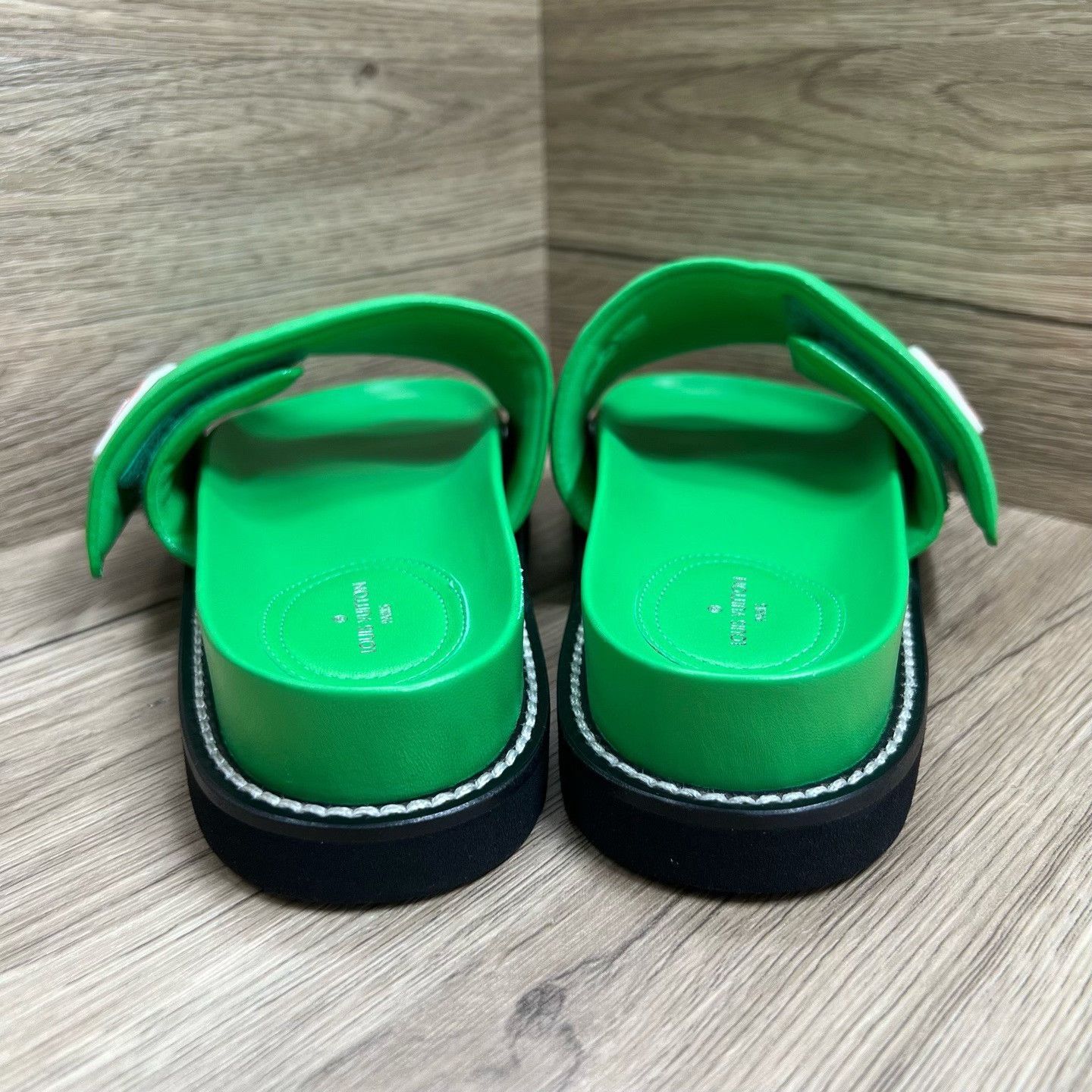 Louis Vuitton Louis Vuitton Green Comfort Sandals Size 38 Size US 8 / IT 38 - 5 Thumbnail