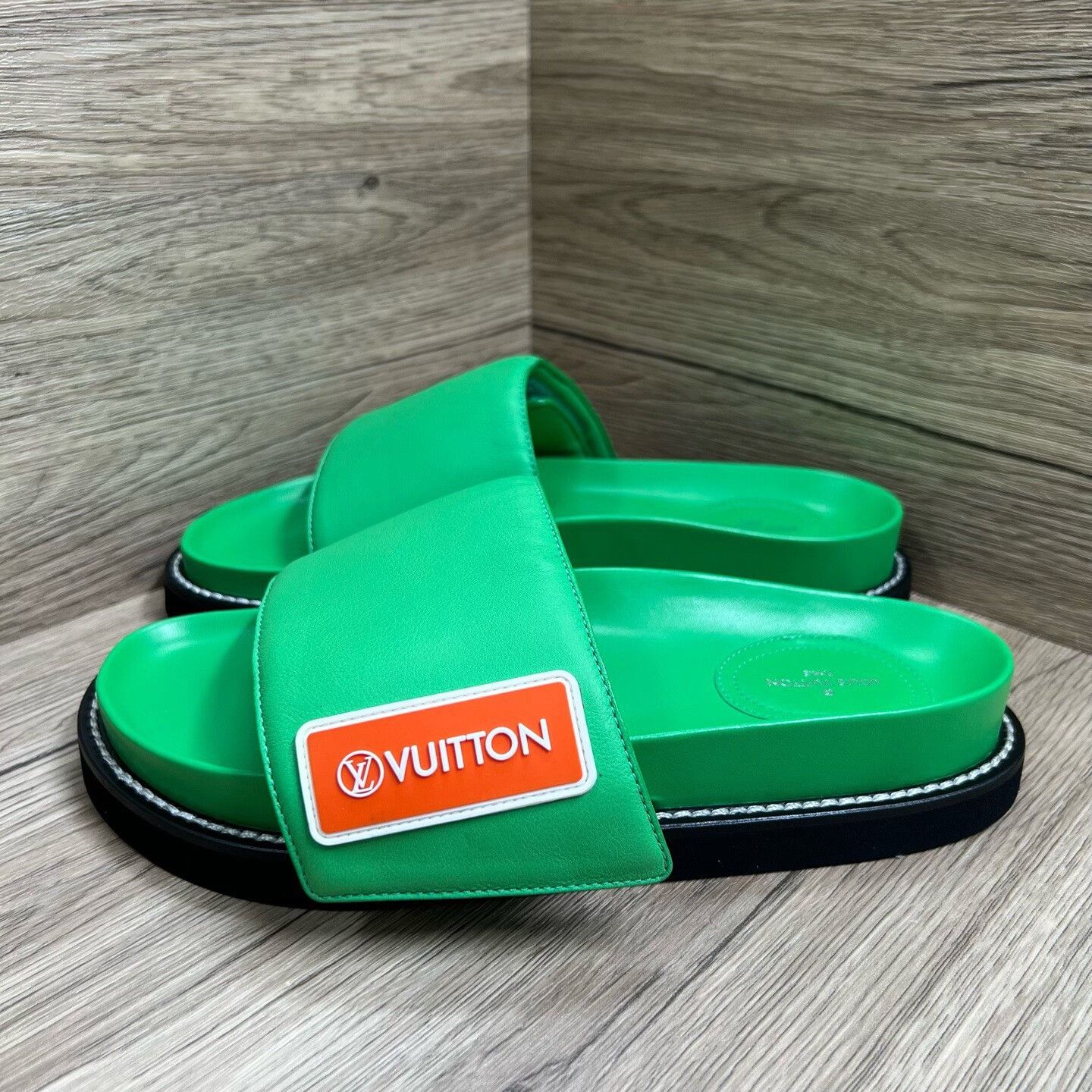 Louis Vuitton Louis Vuitton Green Comfort Sandals Size 38 Size US 8 / IT 38 - 2 Thumbnail