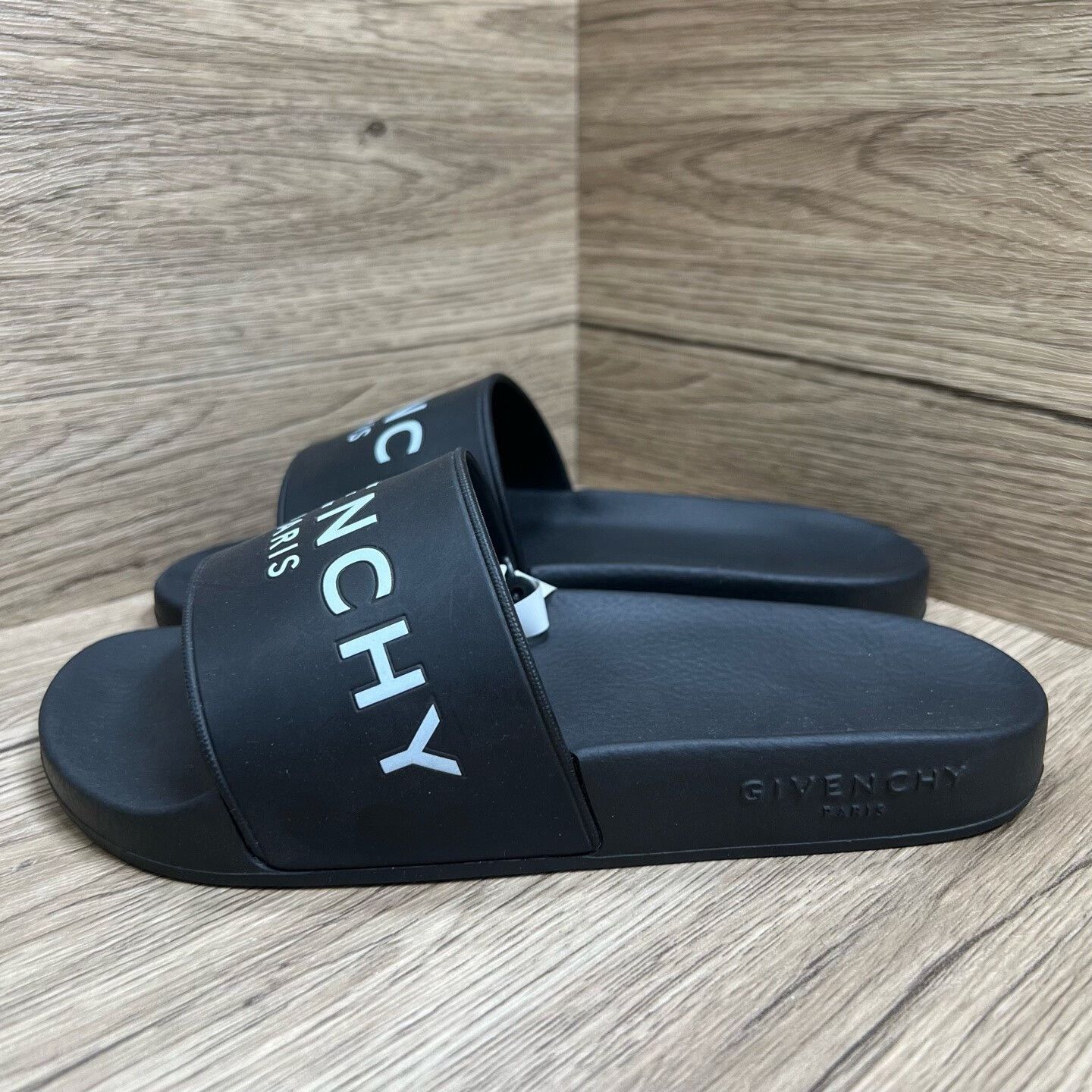 Givenchy Givenchy Logo Slides Size 35 Size US 5 / IT 35 - 2 Thumbnail