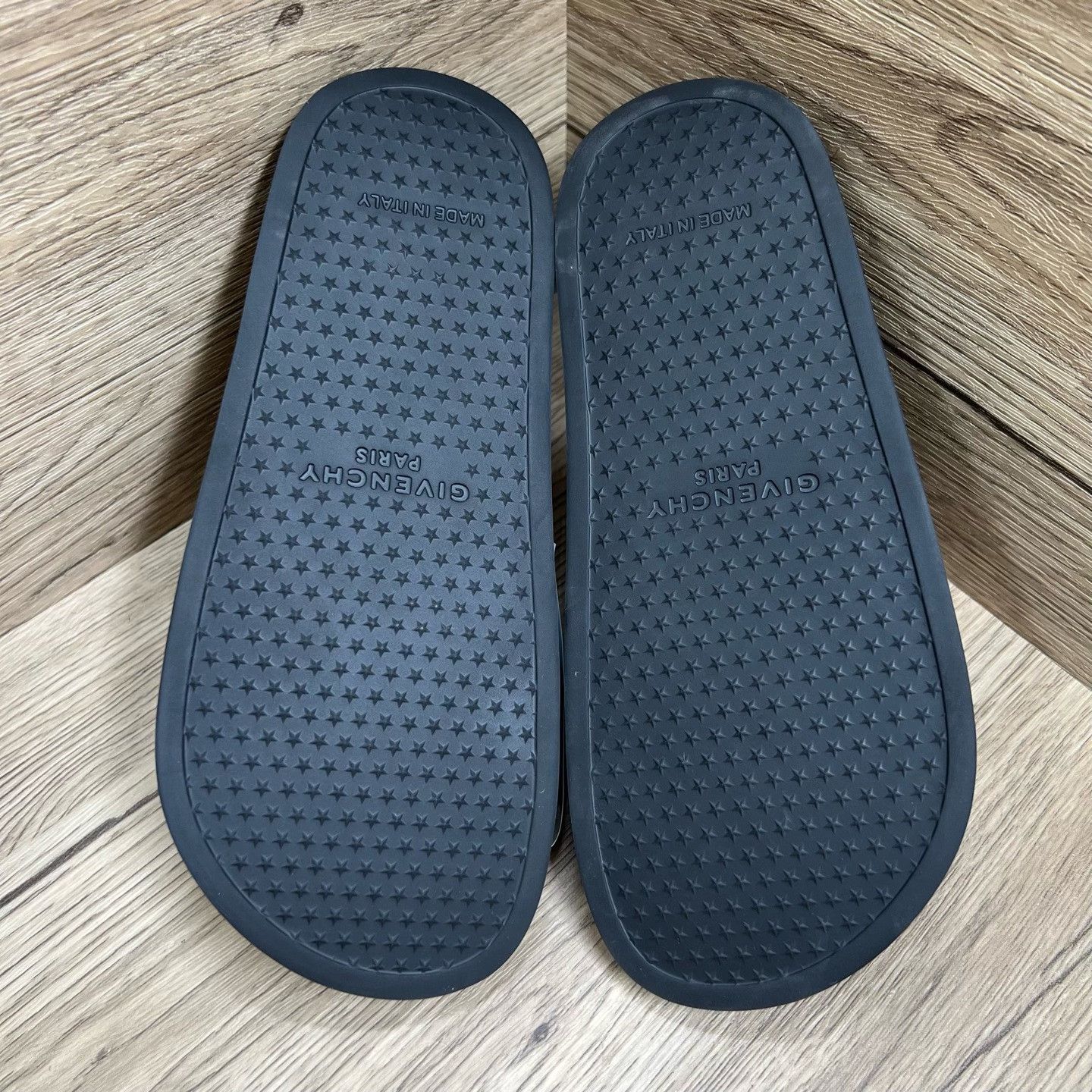 Givenchy Givenchy Logo Slides Size 35 Size US 5 / IT 35 - 6 Thumbnail