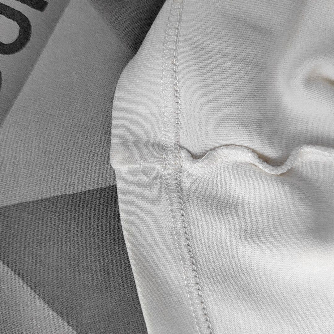 Louis Vuitton Louis Vuitton Graphic Logo T-Shirt Size XS Size XS / US 0-2 / IT 36-38 - 6 Thumbnail