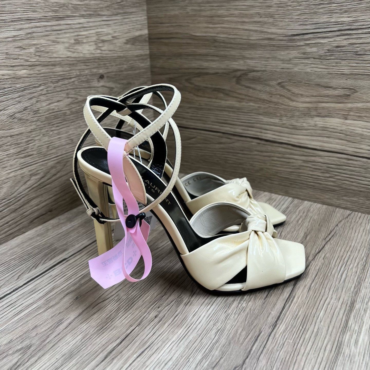 Saint Laurent Paris Saint Laurent Patent Leather Bow Heels Size 35 Size US 4 / IT 34 - 5 Thumbnail
