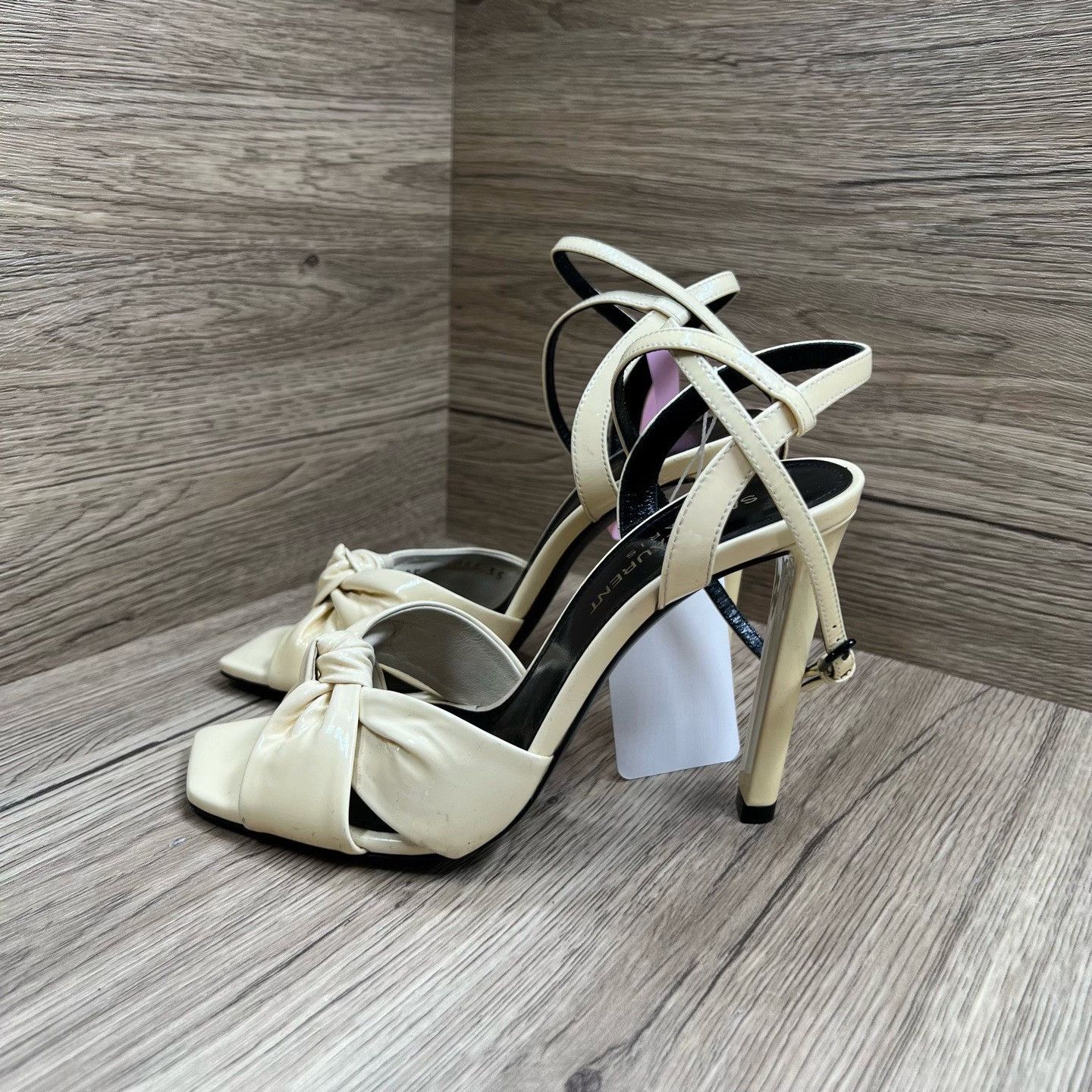 Saint Laurent Paris Saint Laurent Patent Leather Bow Heels Size 35 Size US 4 / IT 34 - 3 Thumbnail