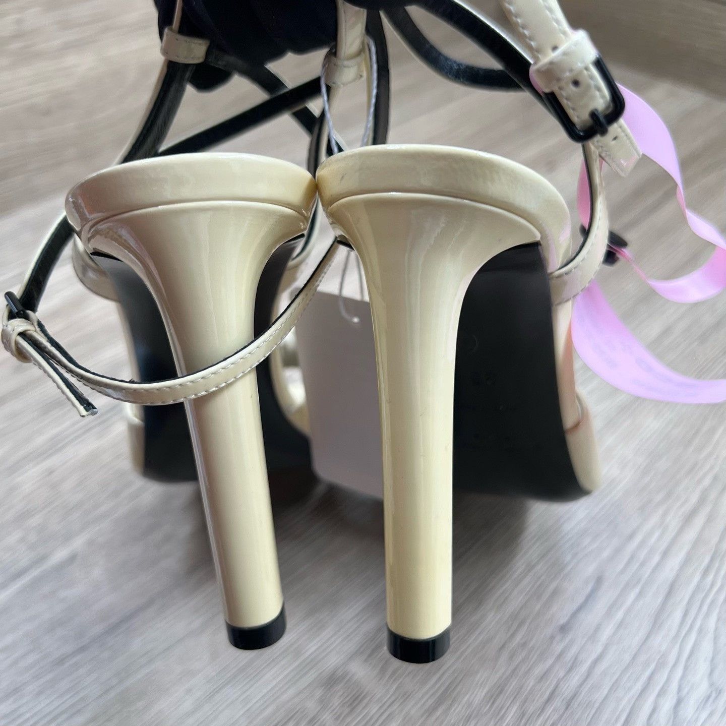 Saint Laurent Paris Saint Laurent Patent Leather Bow Heels Size 35 Size US 4 / IT 34 - 8 Thumbnail