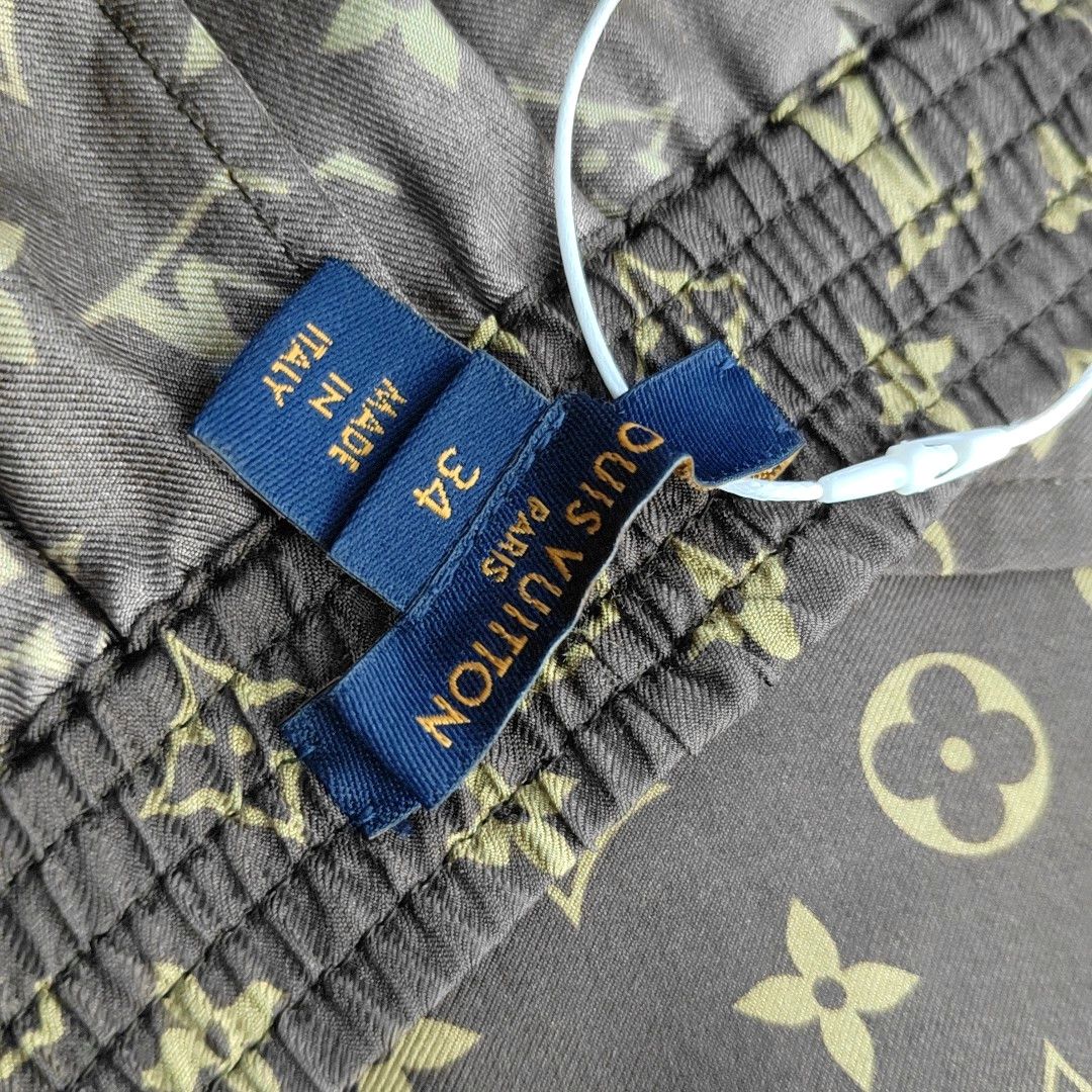 Louis Vuitton LOUIS VUITTON Monogram Print Silk Shorts Size 34 Size 24" / US 00 / IT 34 - 5 Thumbnail