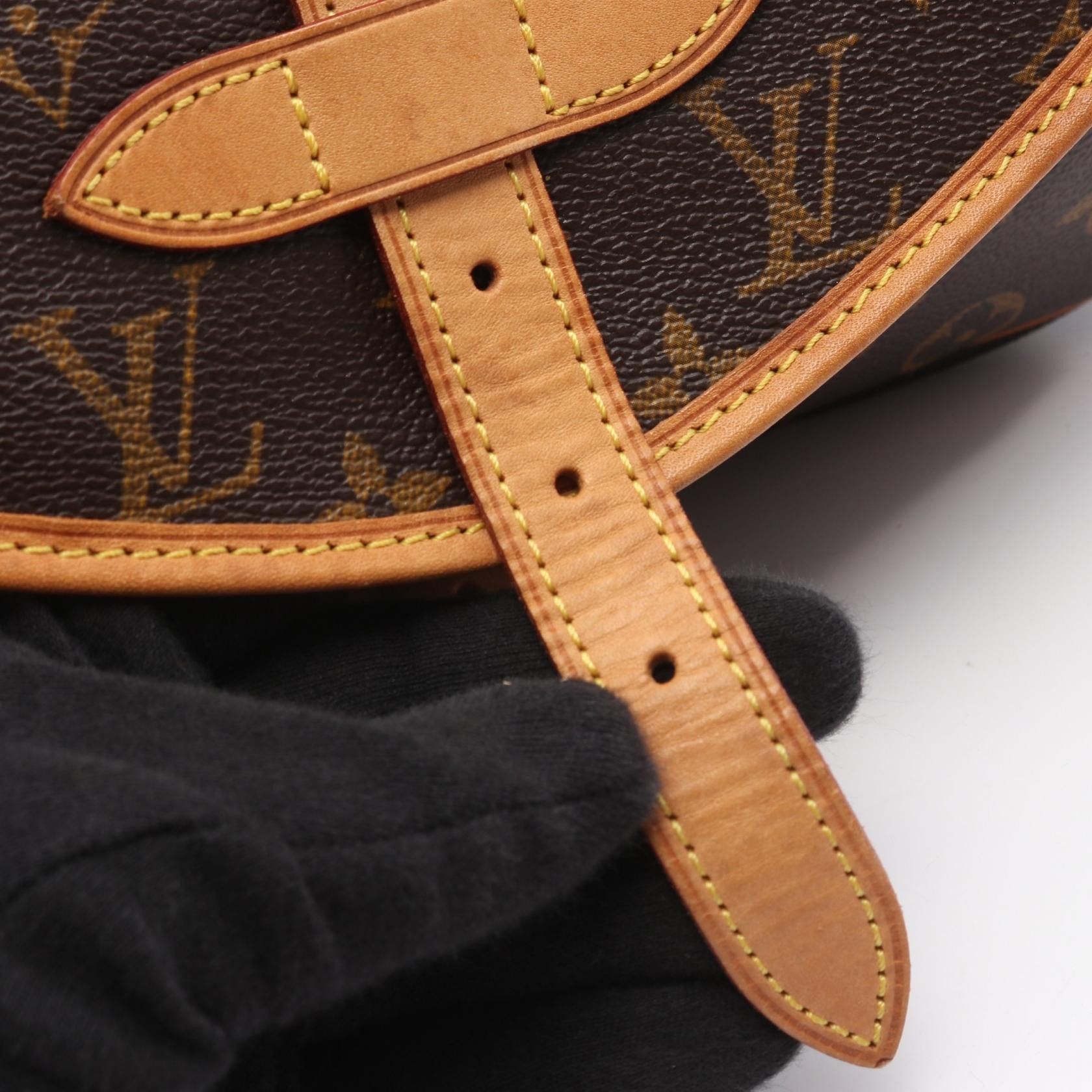 Louis Vuitton Louis Vuitton Louis Vuitton Saumur 30 Monogram Shoulder Bag Textile Shoulder Bag M42256 DUTY FREE for USA Size ONE SIZE - 7 Thumbnail