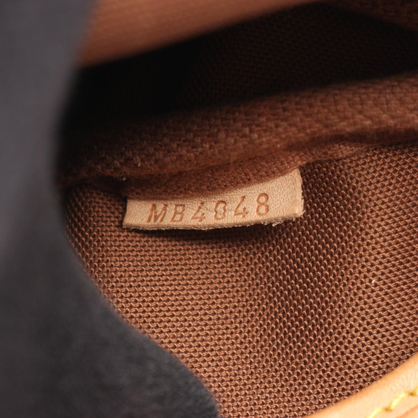 Louis Vuitton Louis Vuitton Louis Vuitton Saumur 30 Monogram Shoulder Bag Textile Shoulder Bag M42256 DUTY FREE for USA Size ONE SIZE - 6 Thumbnail