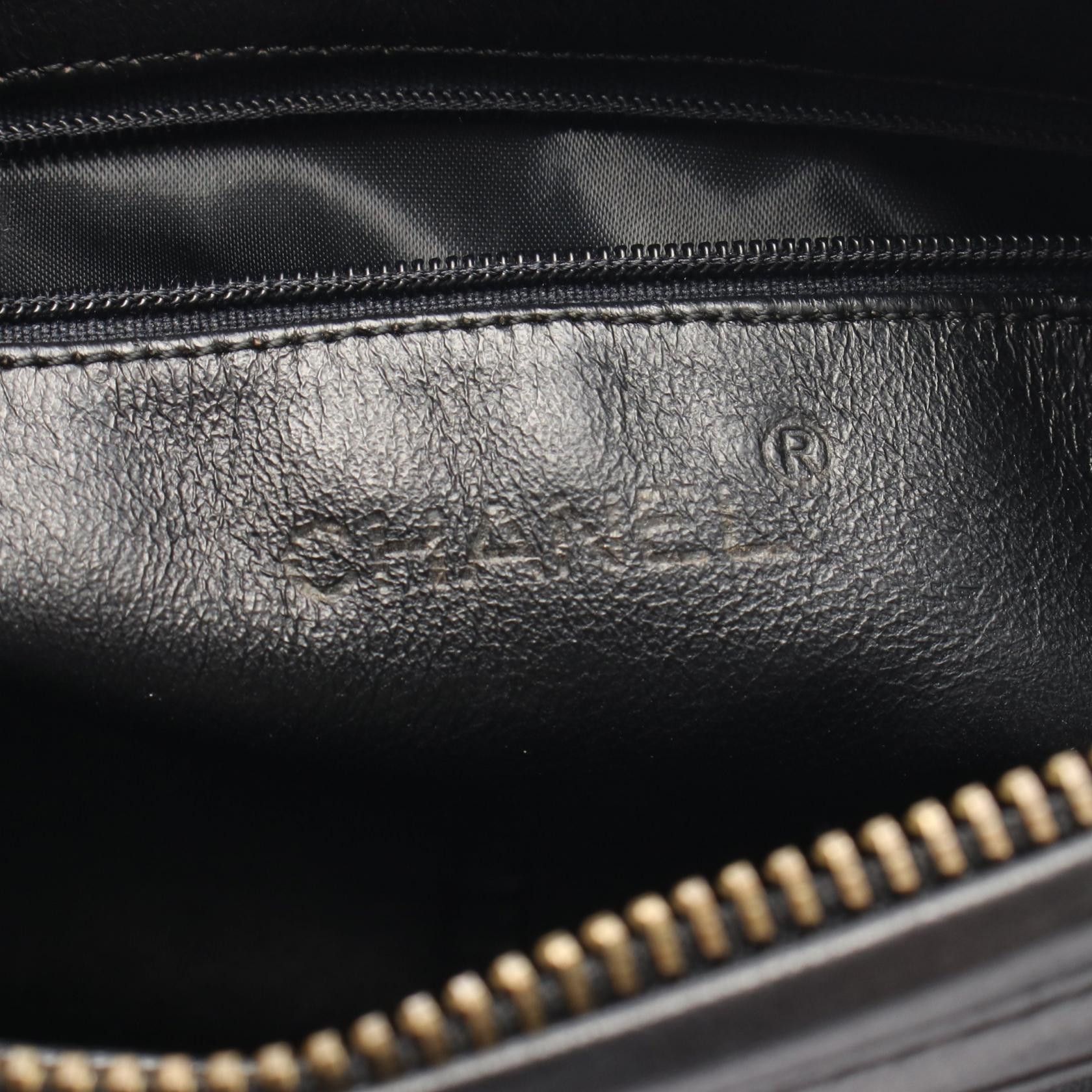 Chanel Chanel Chanel V Stitch Lambskin Shoulder Bag Leather Shoulder Bag DUTY FREE for USA Size ONE SIZE - 4 Thumbnail
