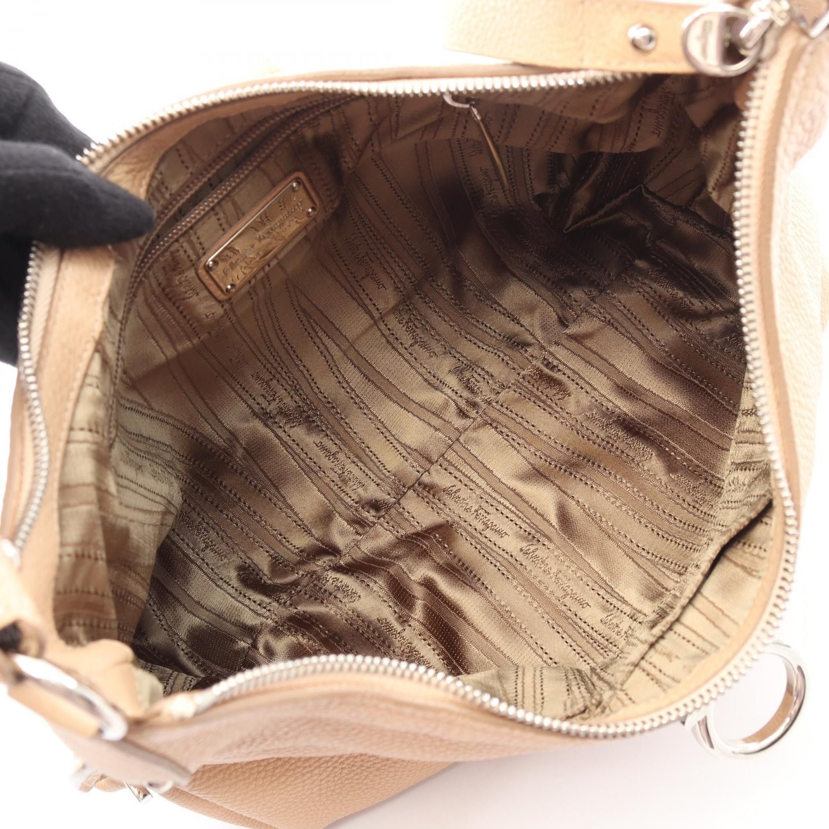 Salvatore Ferragamo Salvatore Ferragamo Salvatore Ferragamo Gancini Leather Shoulder Bag Leather Shoulder Bag 21E654 DUTY FREE for USA Size ONE SIZE - 3 Thumbnail