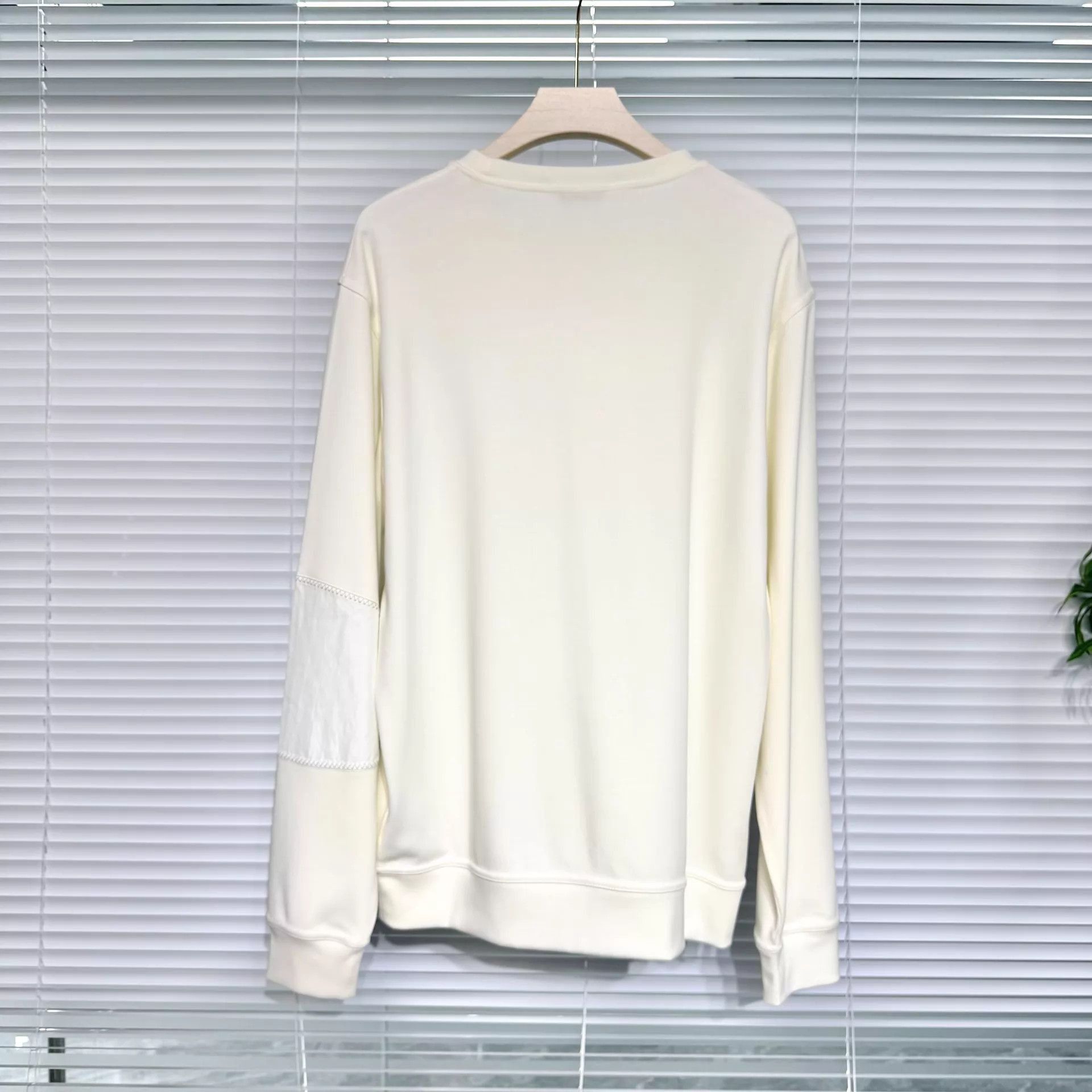 Hermes Beige Long-Sleeve Sweatshirt with Stitch Details Size US L / EU 52-54 / 3 - 2 Thumbnail