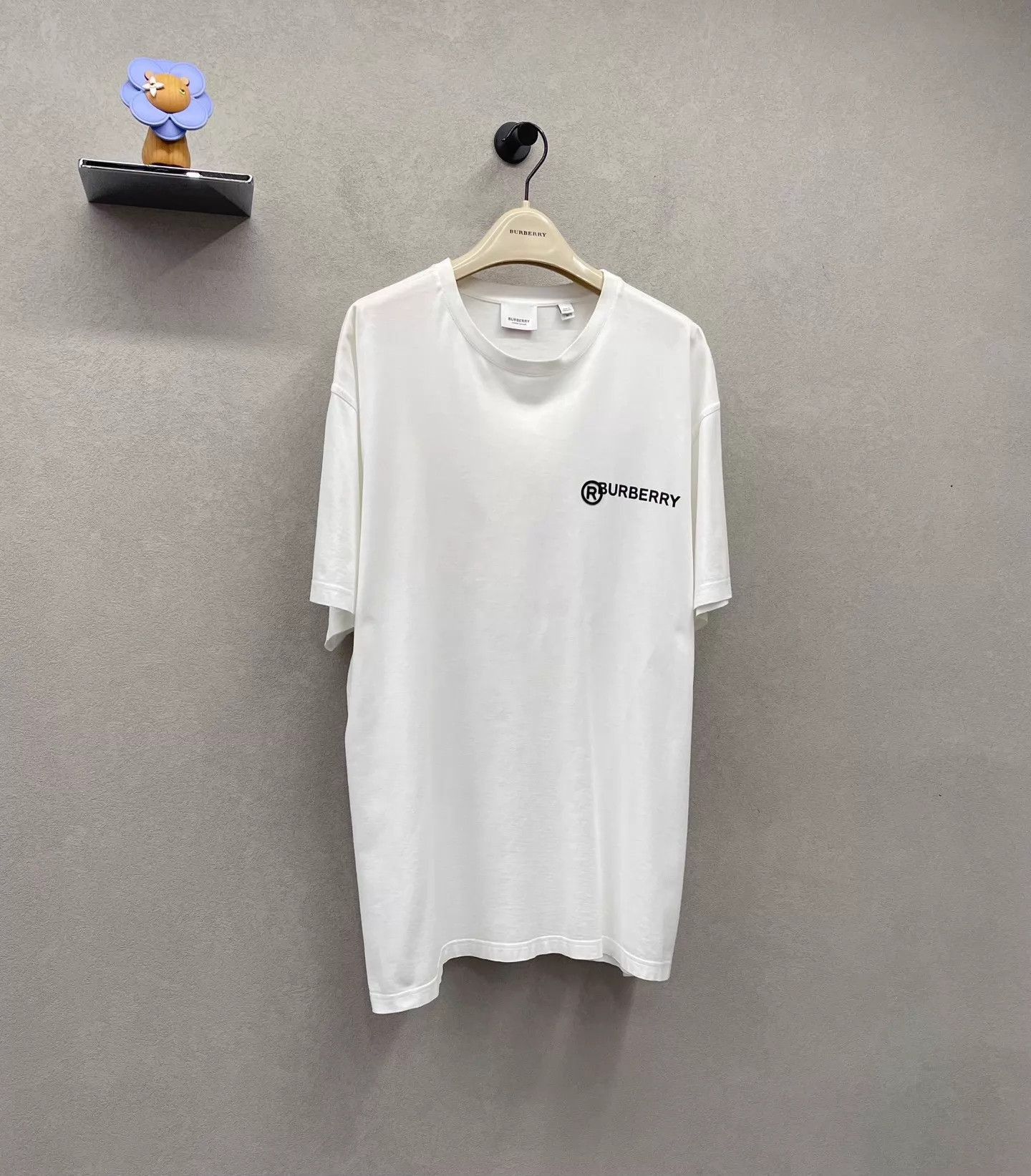 Burberry White Short Sleeve T-Shirt - Size M Size US M / EU 48-50 / 2 - 4 Thumbnail