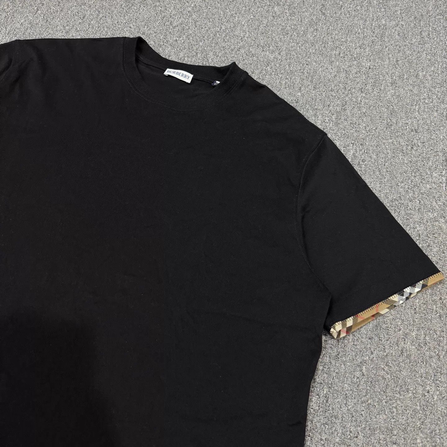 Burberry Black Short Sleeve T-Shirt with Patterned Cuffs Size US L / EU 52-54 / 3 - 3 Thumbnail