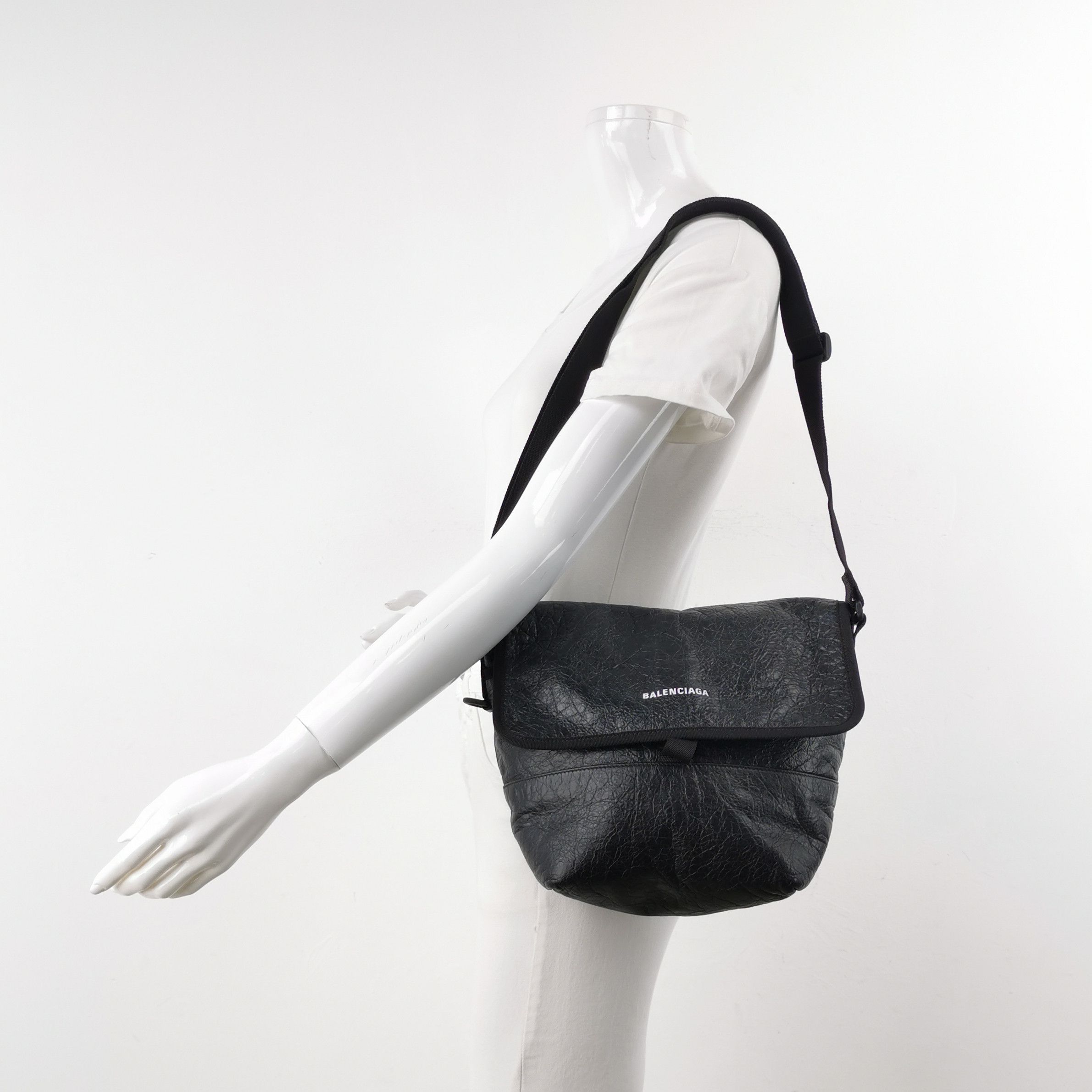 Balenciaga Balenciaga Women os Shoulder Bags Size ONE SIZE - 2 Thumbnail