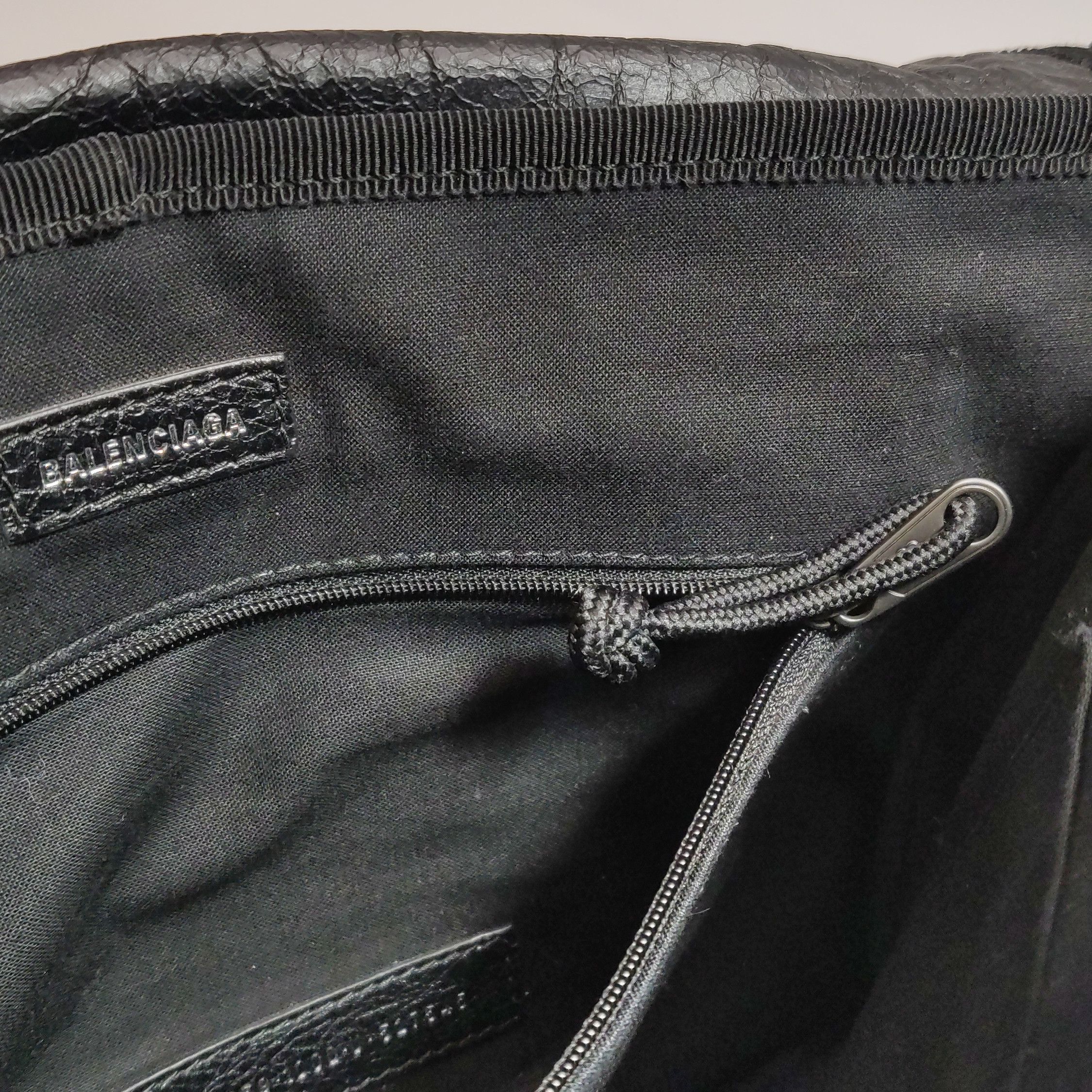 Balenciaga Balenciaga Women os Shoulder Bags Size ONE SIZE - 9 Thumbnail