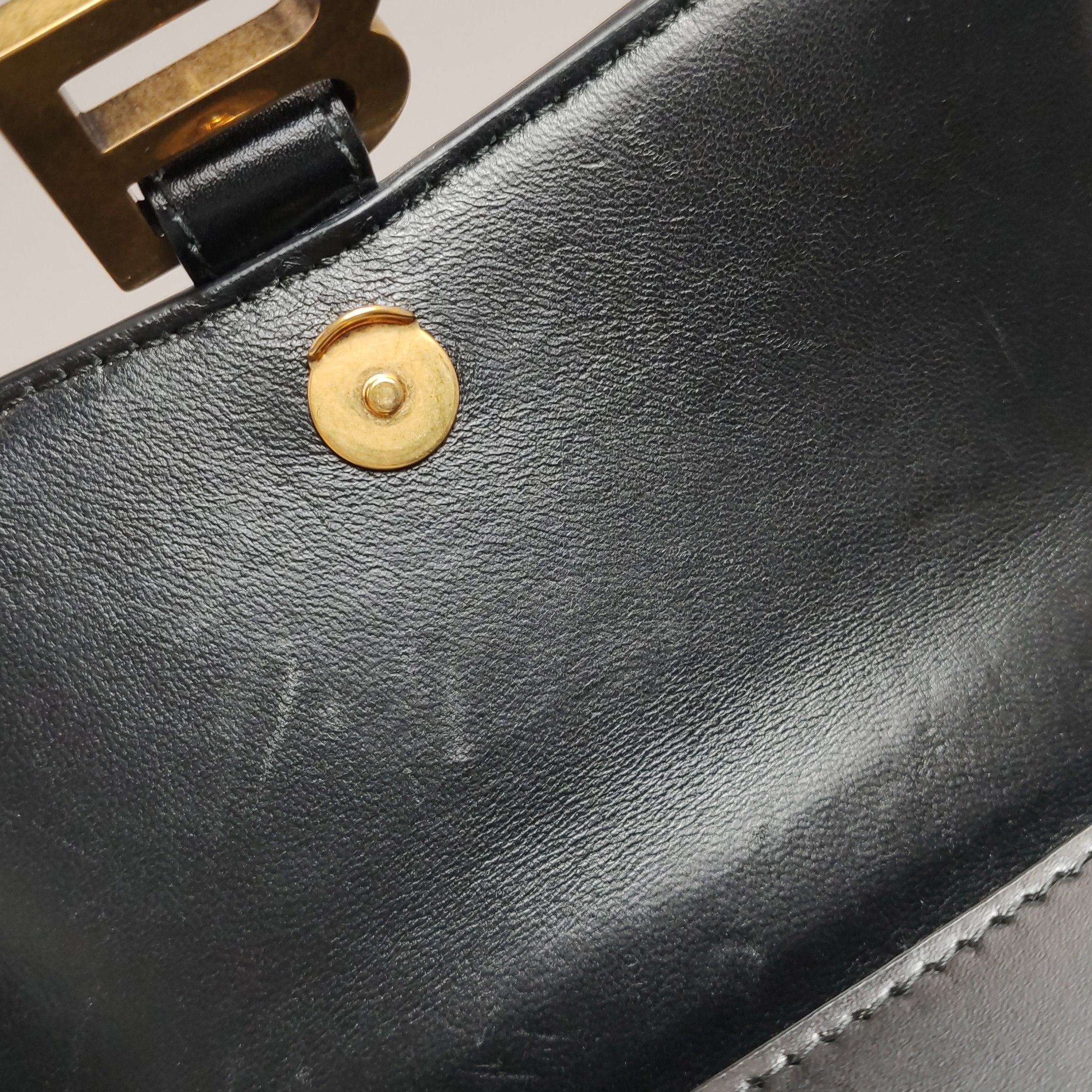 Balenciaga Balenciaga Women os Shoulder Bags Size ONE SIZE - 22 Thumbnail