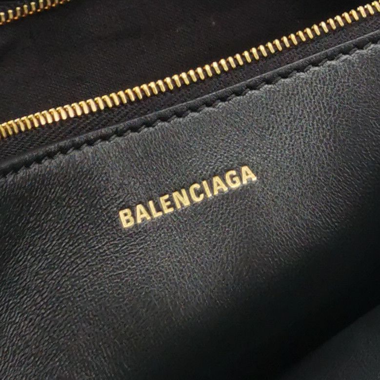 Balenciaga Balenciaga Women os Shoulder Bags Size ONE SIZE - 8 Thumbnail