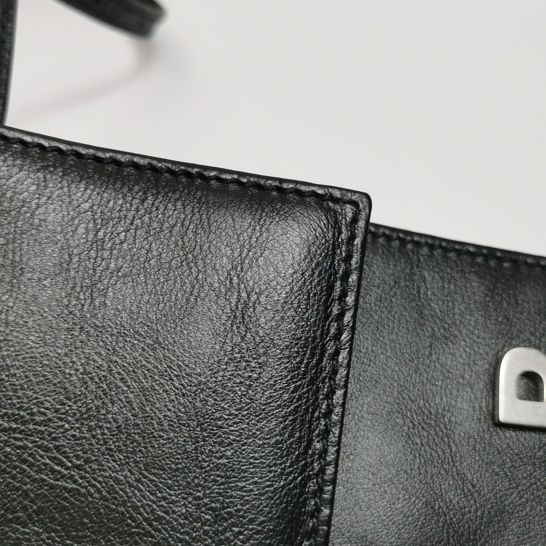 Balenciaga Balenciaga Women os Crossbody Bags Size ONE SIZE - 24 Thumbnail
