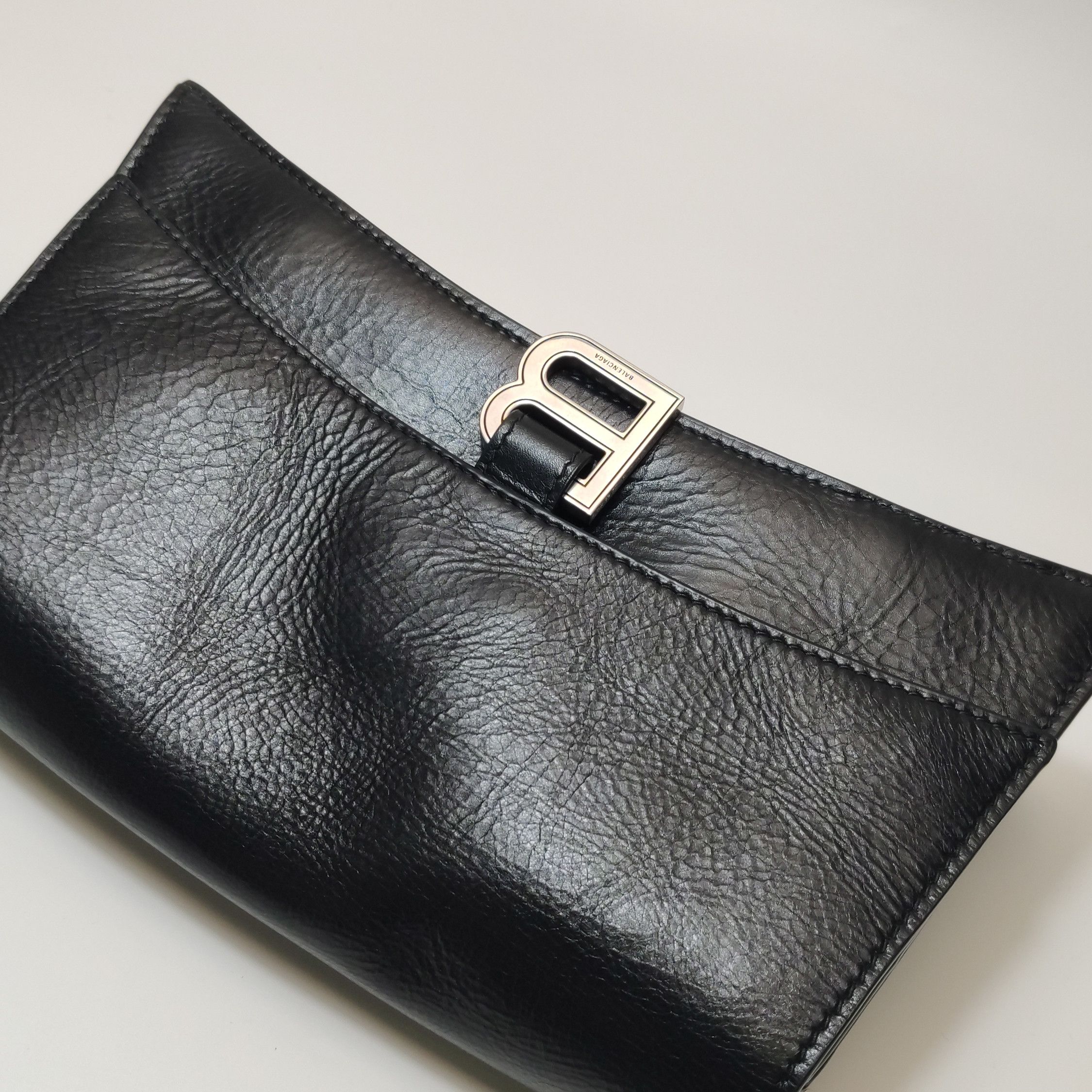 Balenciaga Balenciaga Women os Shoulder Bags Size ONE SIZE - 17 Thumbnail