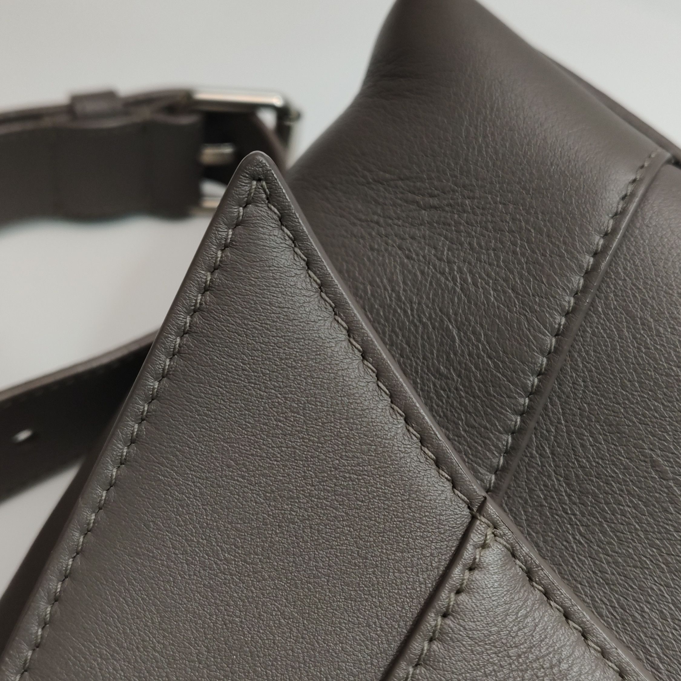 Balenciaga Balenciaga Women os Shoulder Bags Size ONE SIZE - 19 Thumbnail