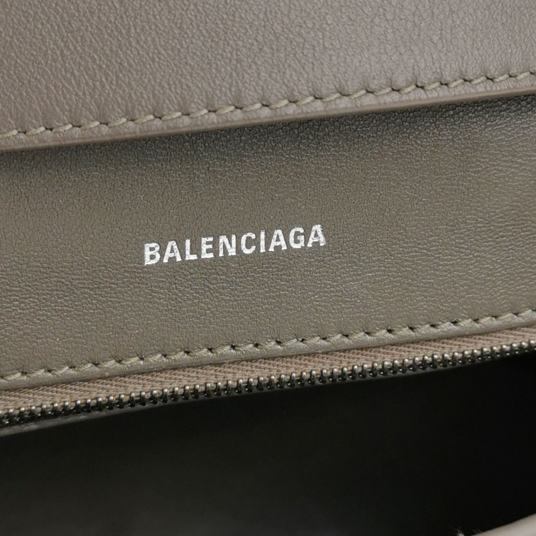 Balenciaga Balenciaga Women os Shoulder Bags Size ONE SIZE - 8 Thumbnail